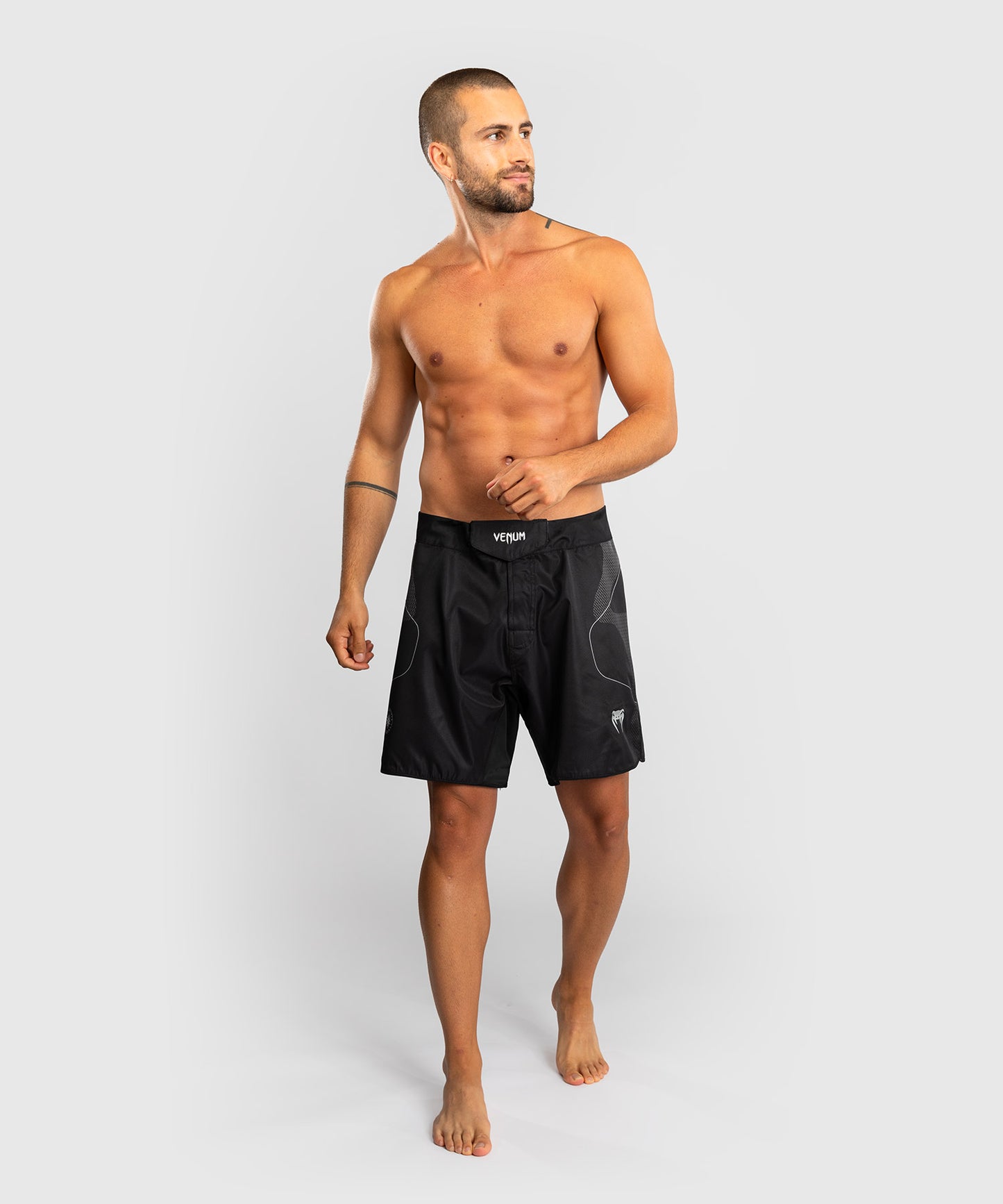 Venum Nexus Fight Shorts – Schwarz/Silber