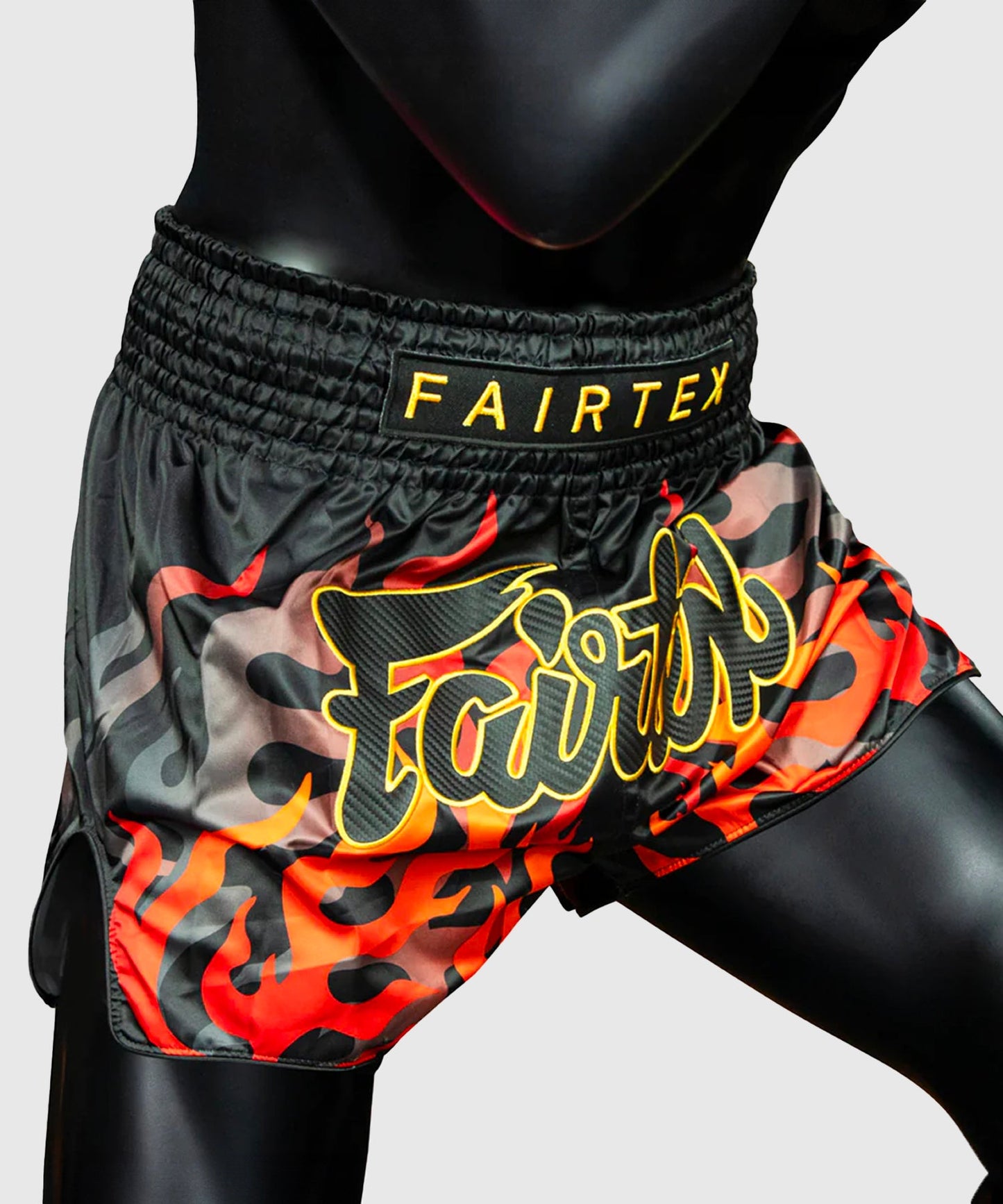 Fairtex Volcano Pantaloncini da Muay Thai - Volcano
