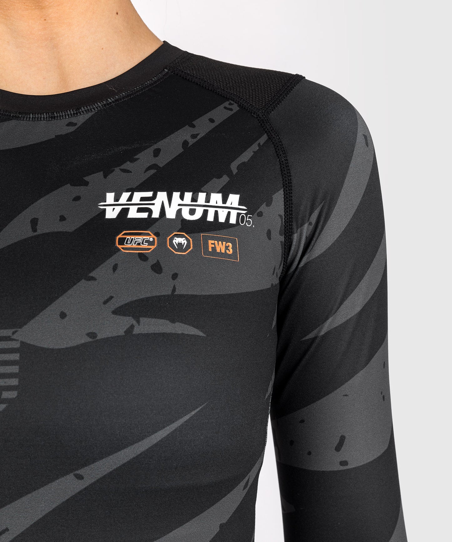 Rashguard À Manches Longues pour Femmes UFC Adrenaline by Venum Fight Week - Urban Camo