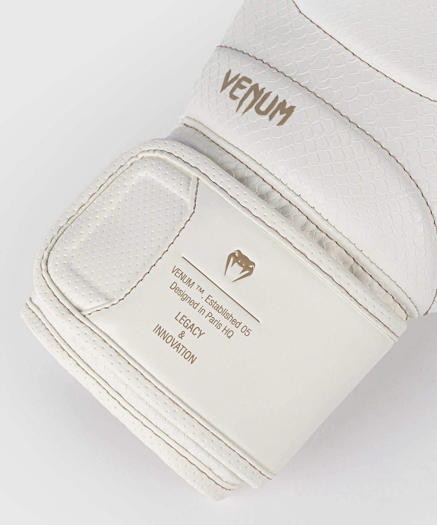 Venum Impact Evo Scales Boxhandschuhe – Elfenbein