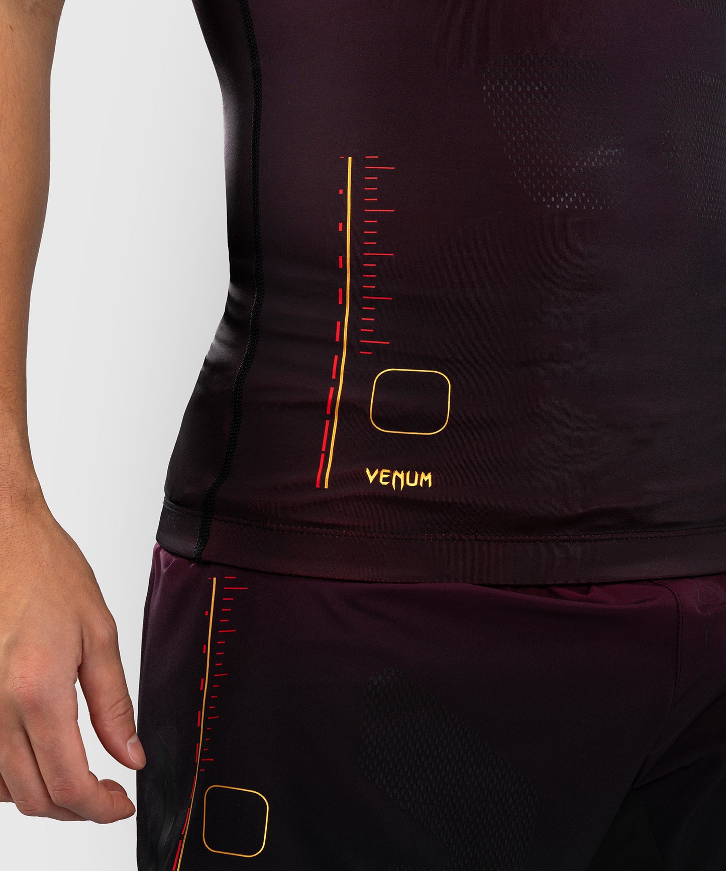Rashguard Sans Manches Venum Tactical XT- Noir/Bordeaux/Or