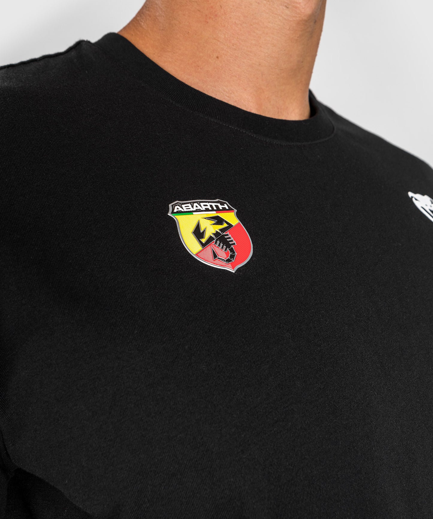 Camiseta Venum Abarth #1 - Negro/Oro