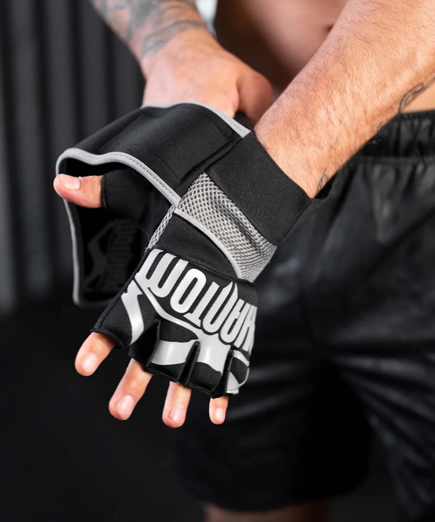 Mitaines de Boxe Neoprène Phantom Athletics Impact Gel - Noir