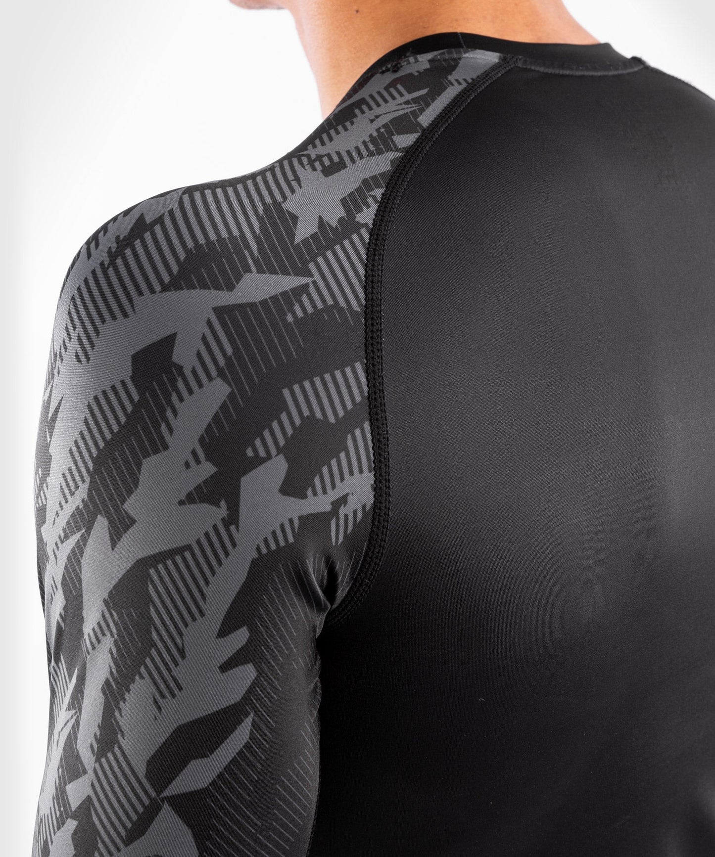 UFC Men's Long Sleeve Compression T-Shirt Venum Authentic Fight Week - Black