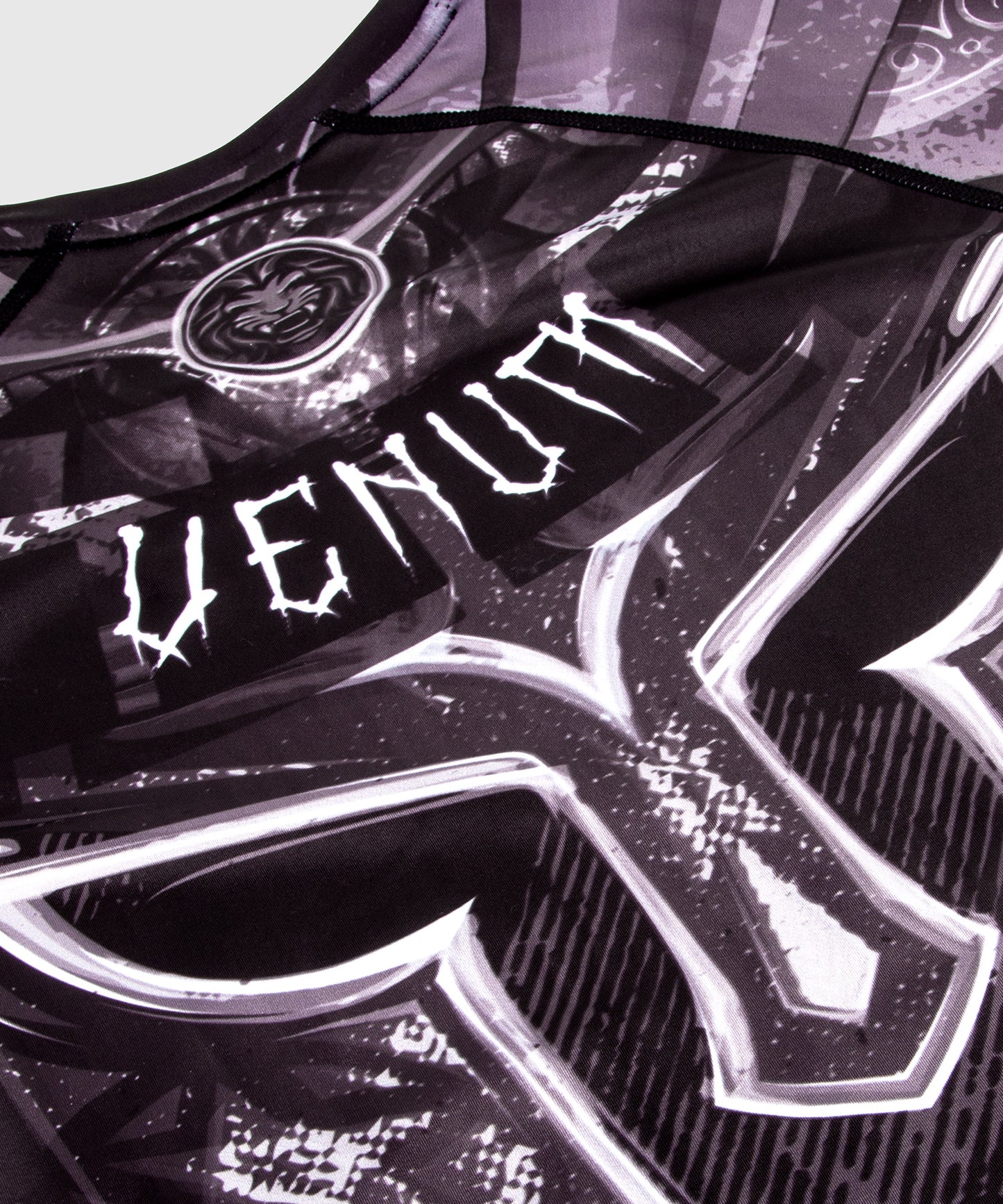 Rashguard Venum Gladiator 3.0 - Mangas Largas - Negro/Blanco