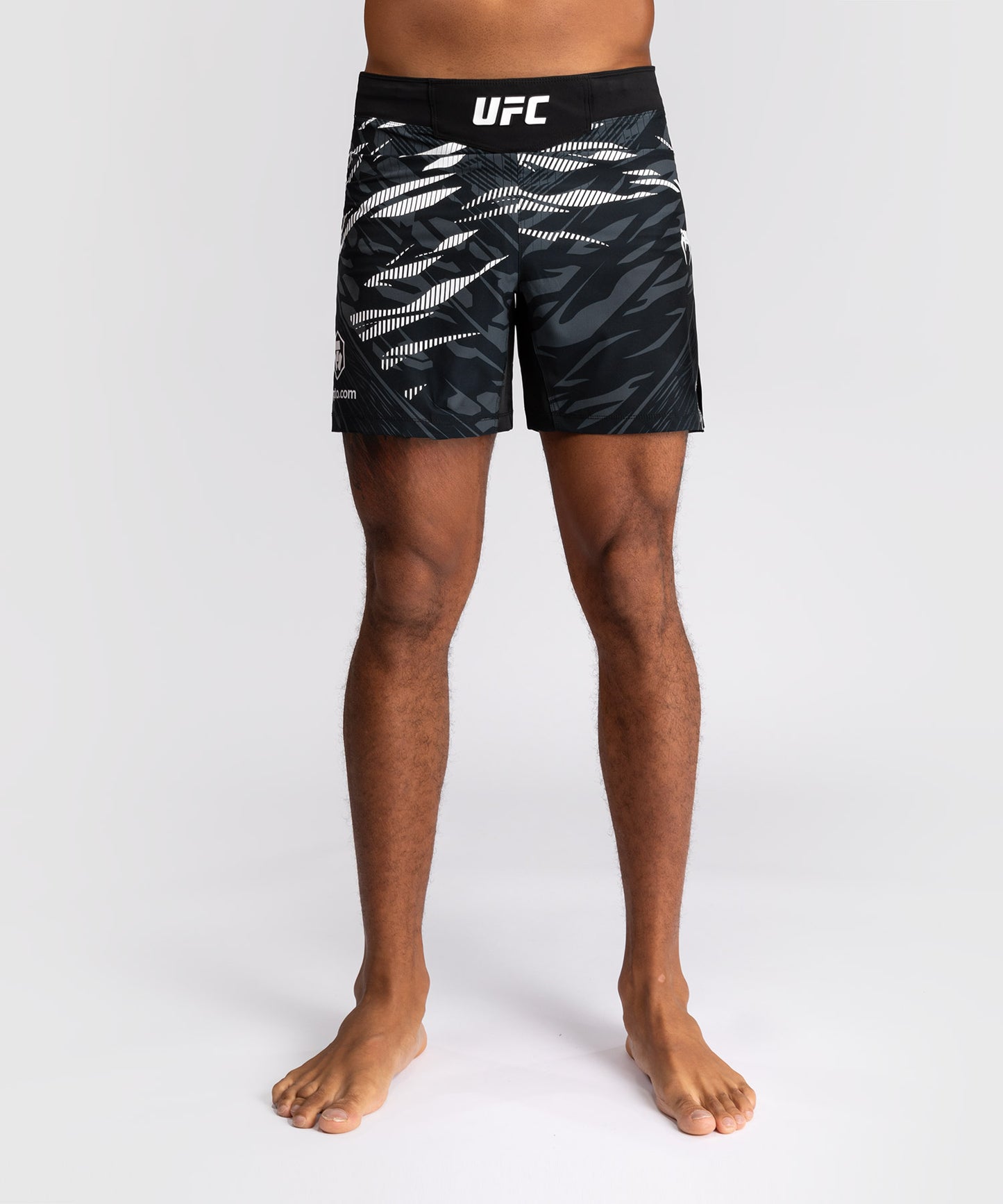 UFC Fusion by Venum Authentic Fight Night Herren Fight Short - Short Fit - Schwarz