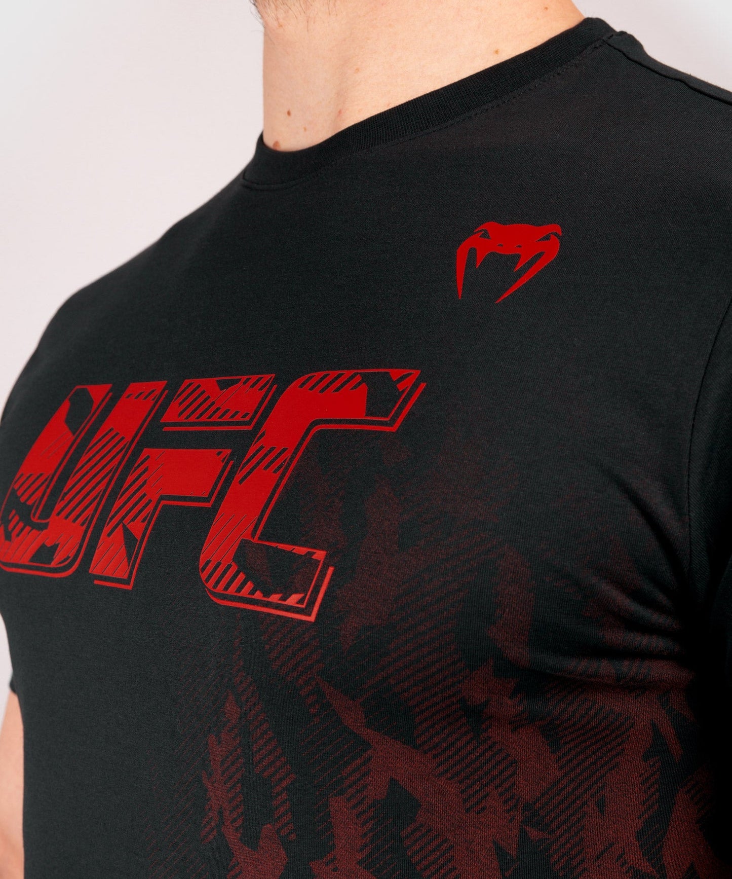 UFC Venum Authentic Fight Week Herren Kurzarm-Baumwoll-T-Shirt - Schwarz