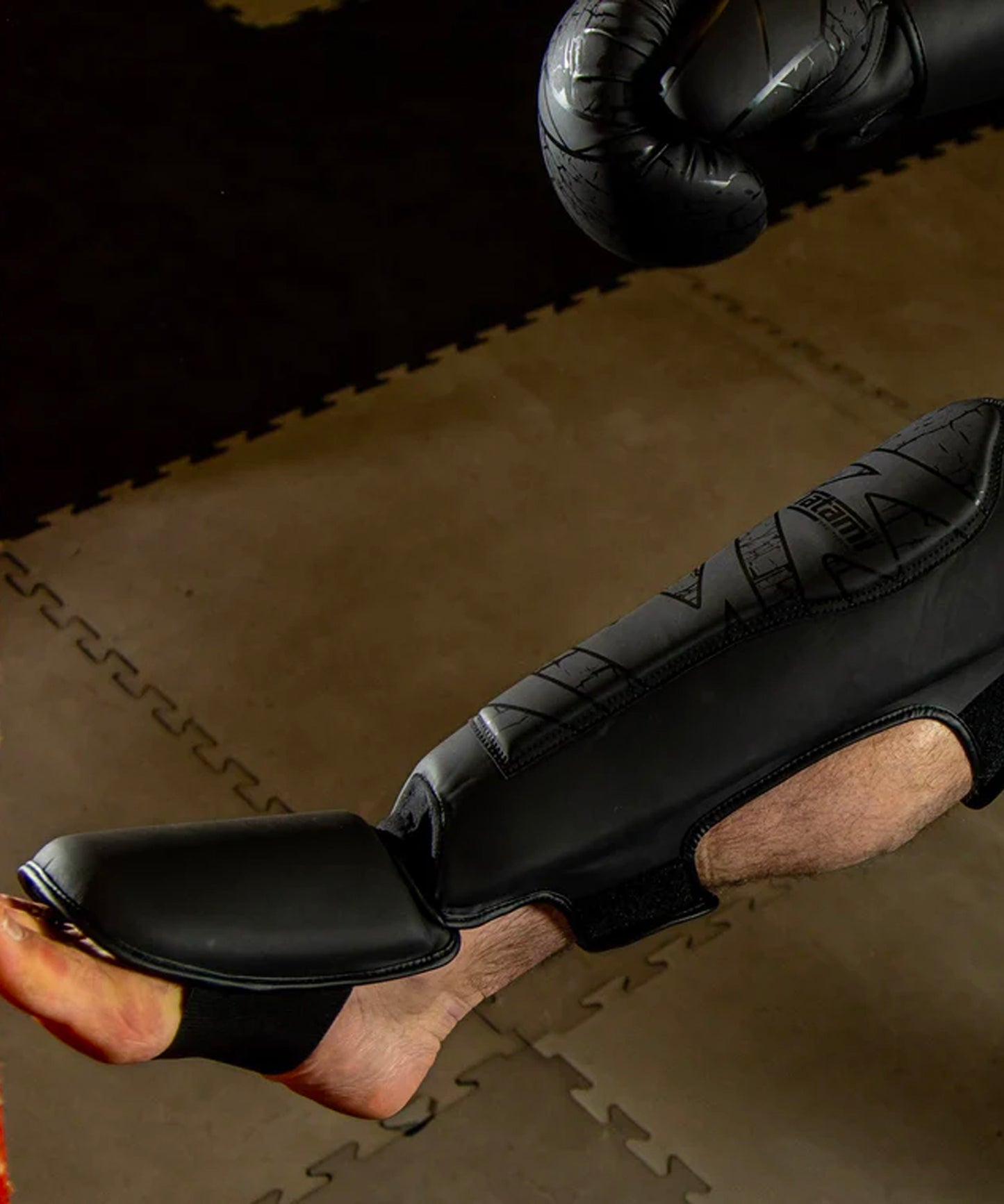 Protège-tibias tatami Fightwear Obsidian - Noir