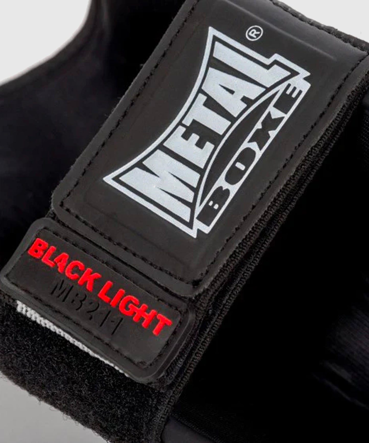 Metal Boxe Pro Black Light Schienbeinschoner - Schwarz