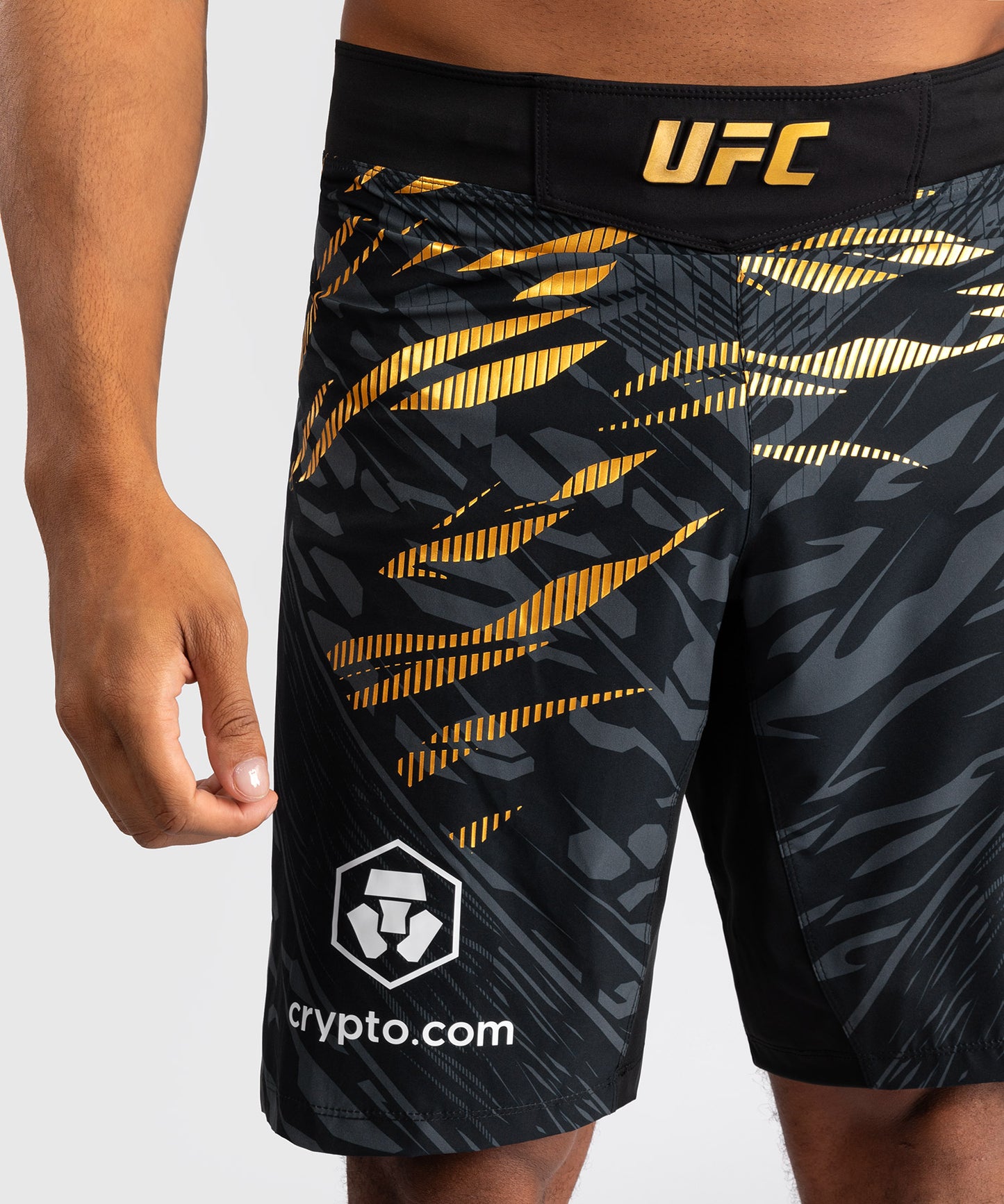 UFC Fusion by Venum Authentic Fight Night Shorts de Lucha para Hombre - Ajuste Largo - Champion