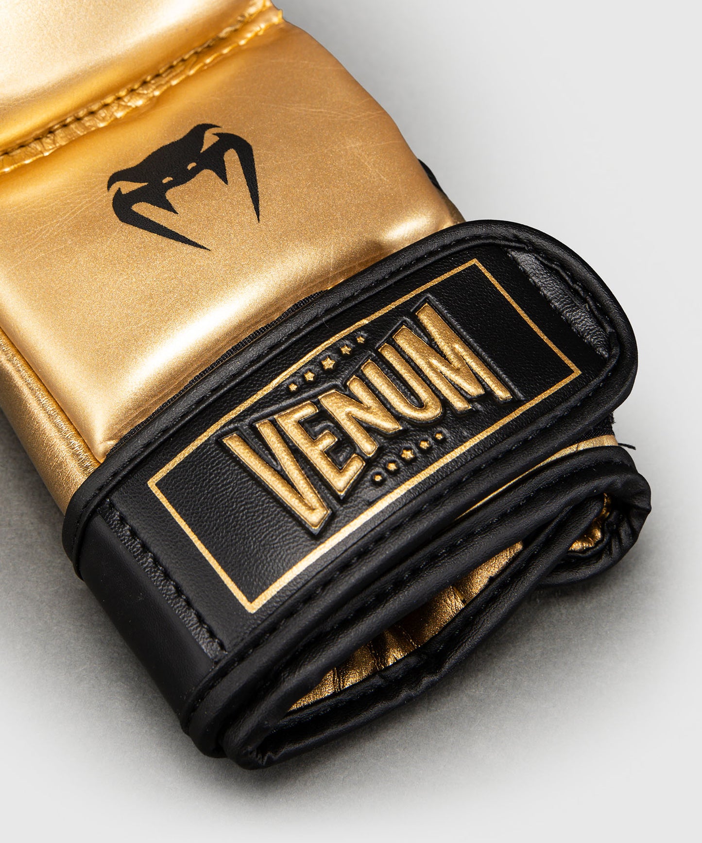 Gants de Sparring Venum Attack 2.0 – Or/Noir