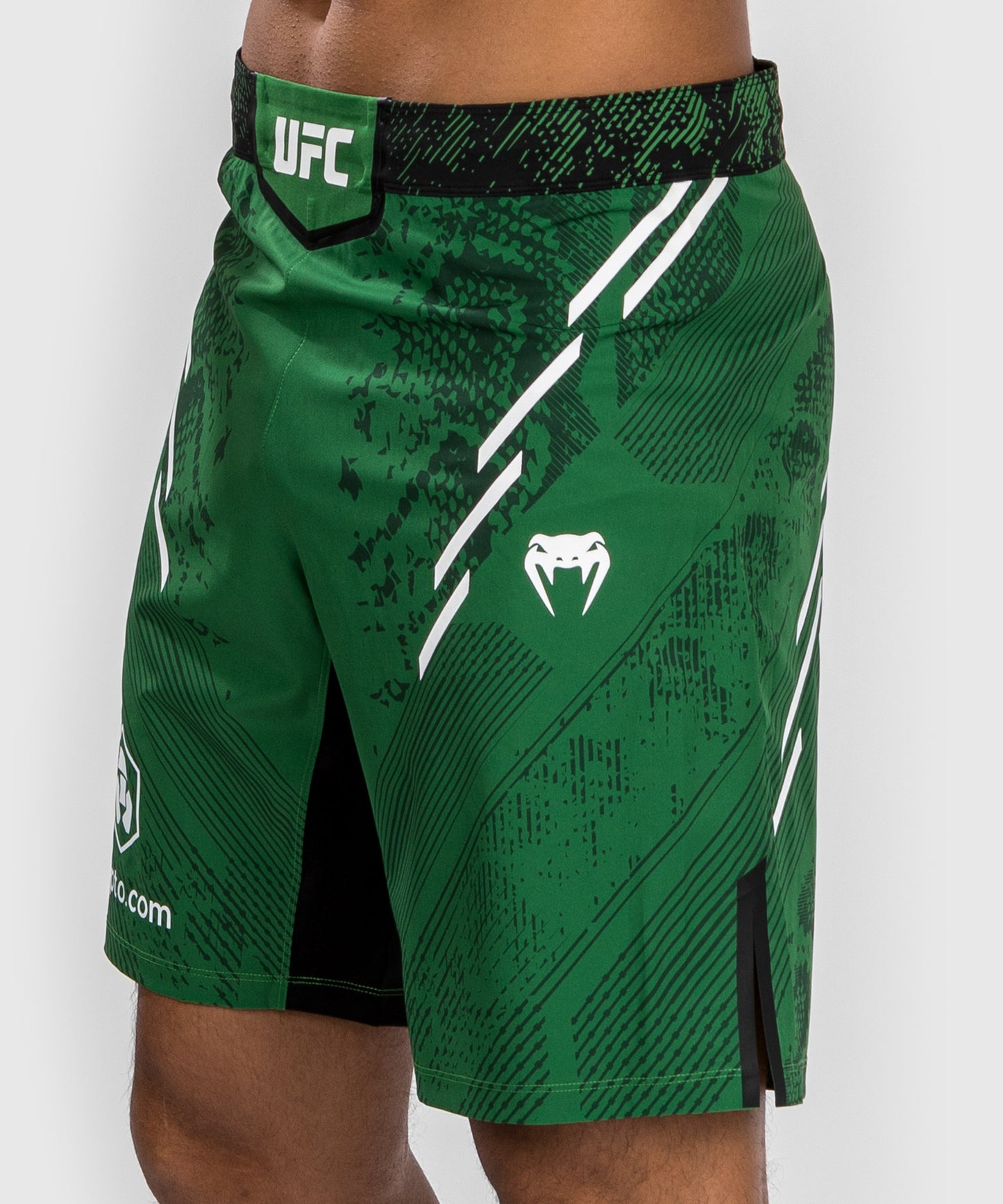 UFC Adrenaline by Venum Authentic Fight Night Fight Short für Männer - Lange Passform - Grün