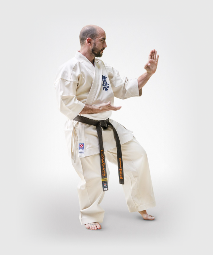 Fujimae Kimono de Karate Kyokushinkai Competición - Blanco