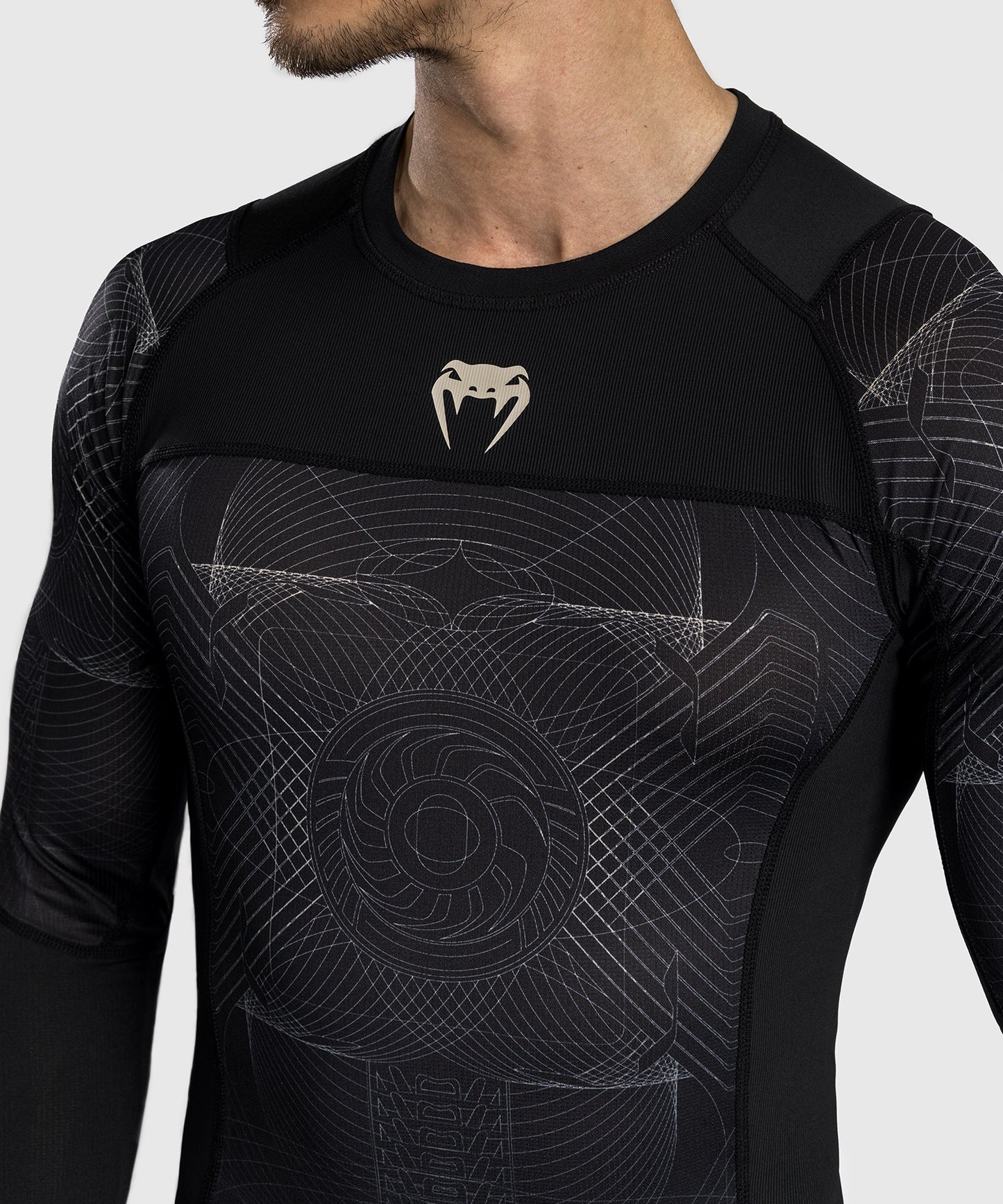 Venum G-Fit Air Herren Langarm Rashguard - Tiefschwarz/Wüstensand