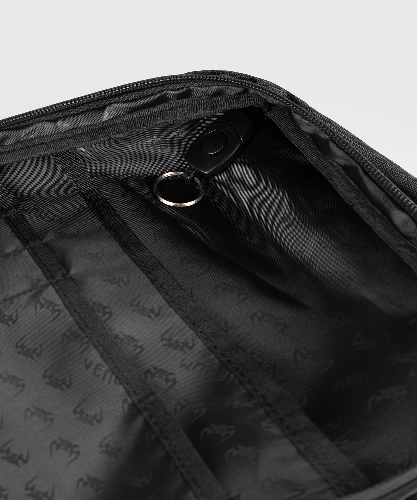 Venum Shockwave Zaino (20-25L) - Nero