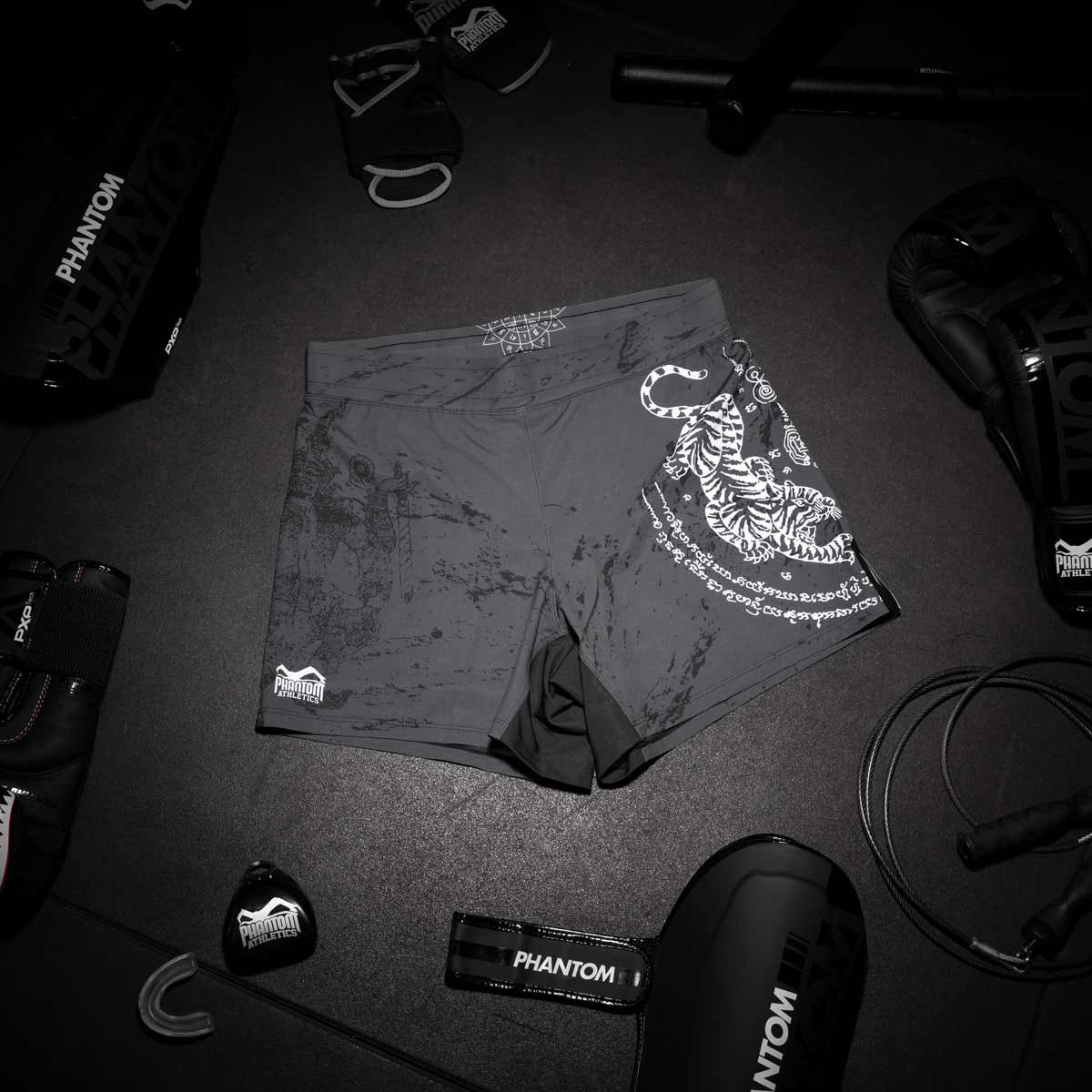Phantom Athletics Flex-S Muay Thai Fightshorts - Schwarz