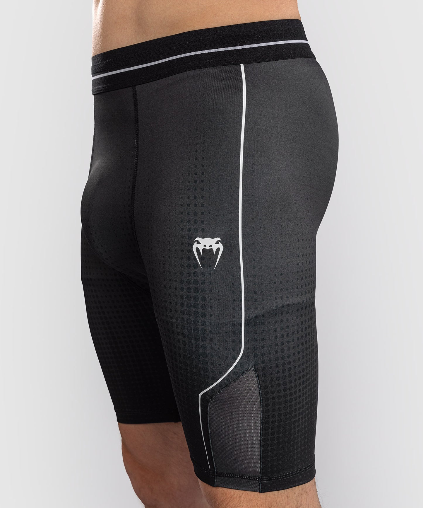 Venum Stealth Vale Tudo Kompressionsshort – Schwarz/Weiß