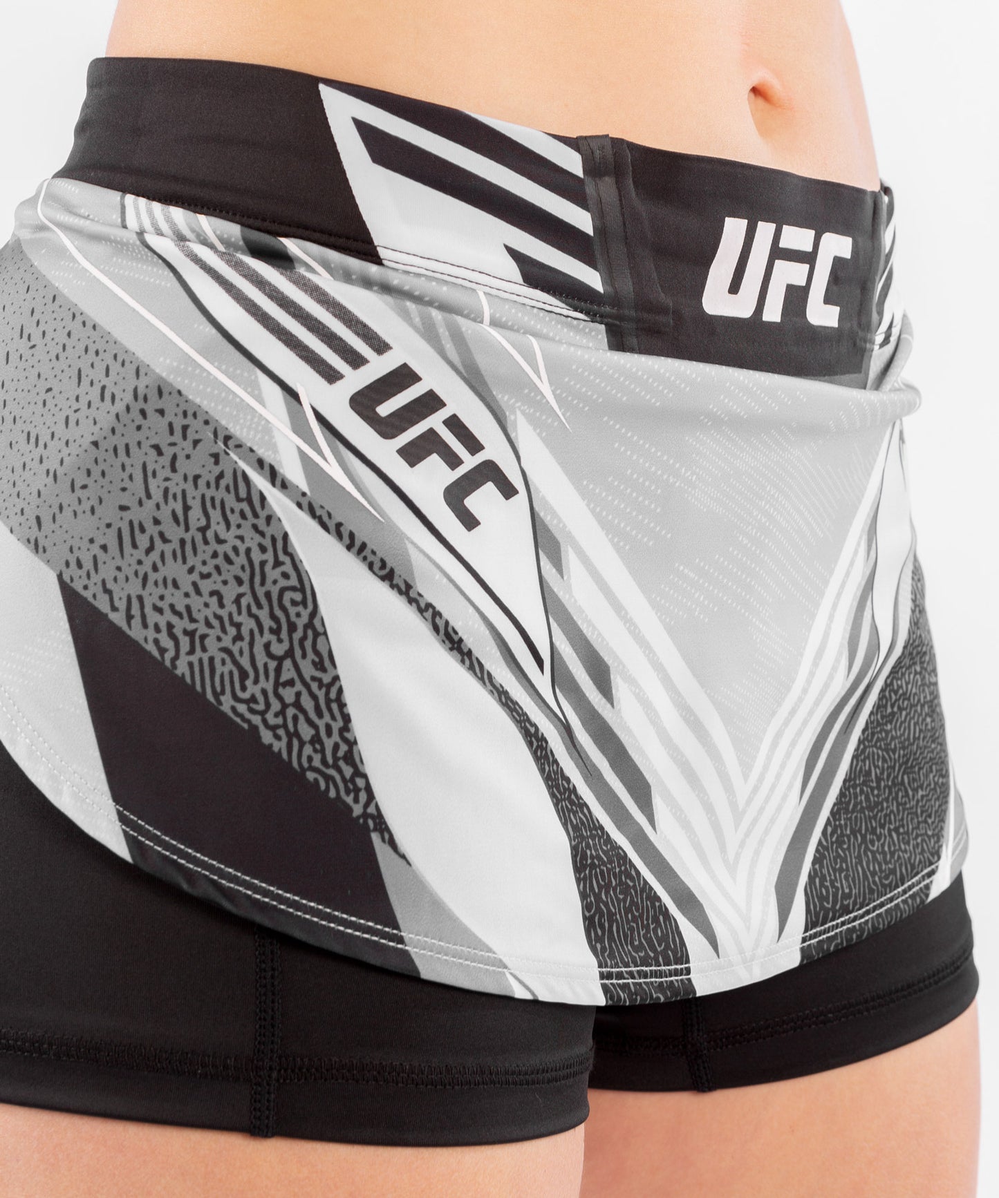 UFC Venum Authentic Fight Night Damen Skort - Weiß