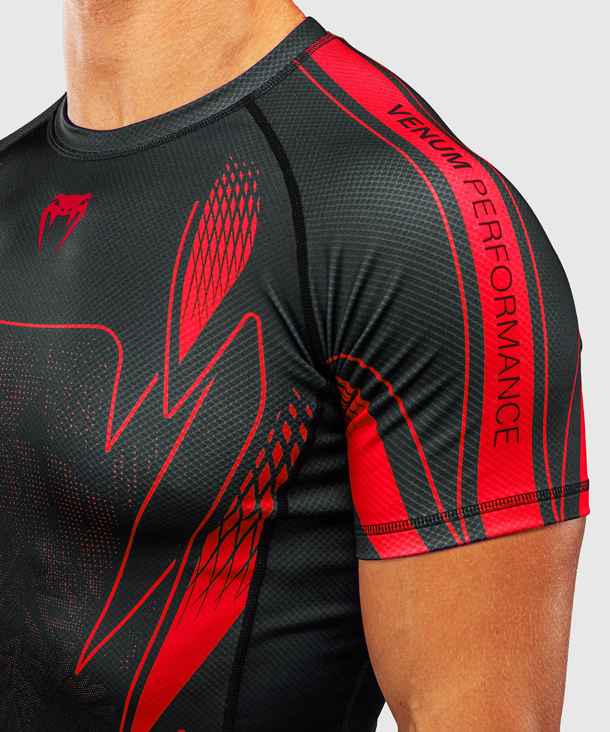Venum Amazonia Reborn Kurzarm-Rashguard - Schwarz/Rot