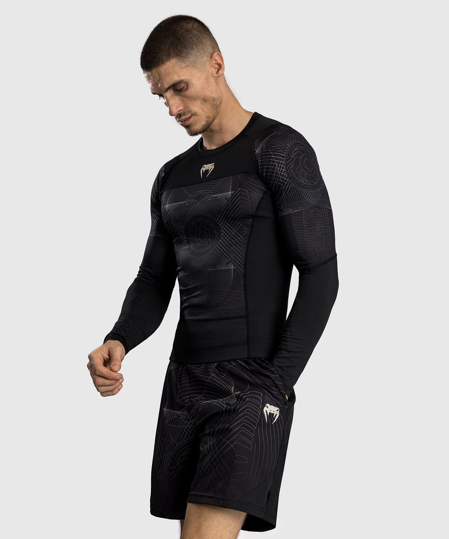 Venum G-Fit Air Herren Langarm Rashguard - Tiefschwarz/Wüstensand