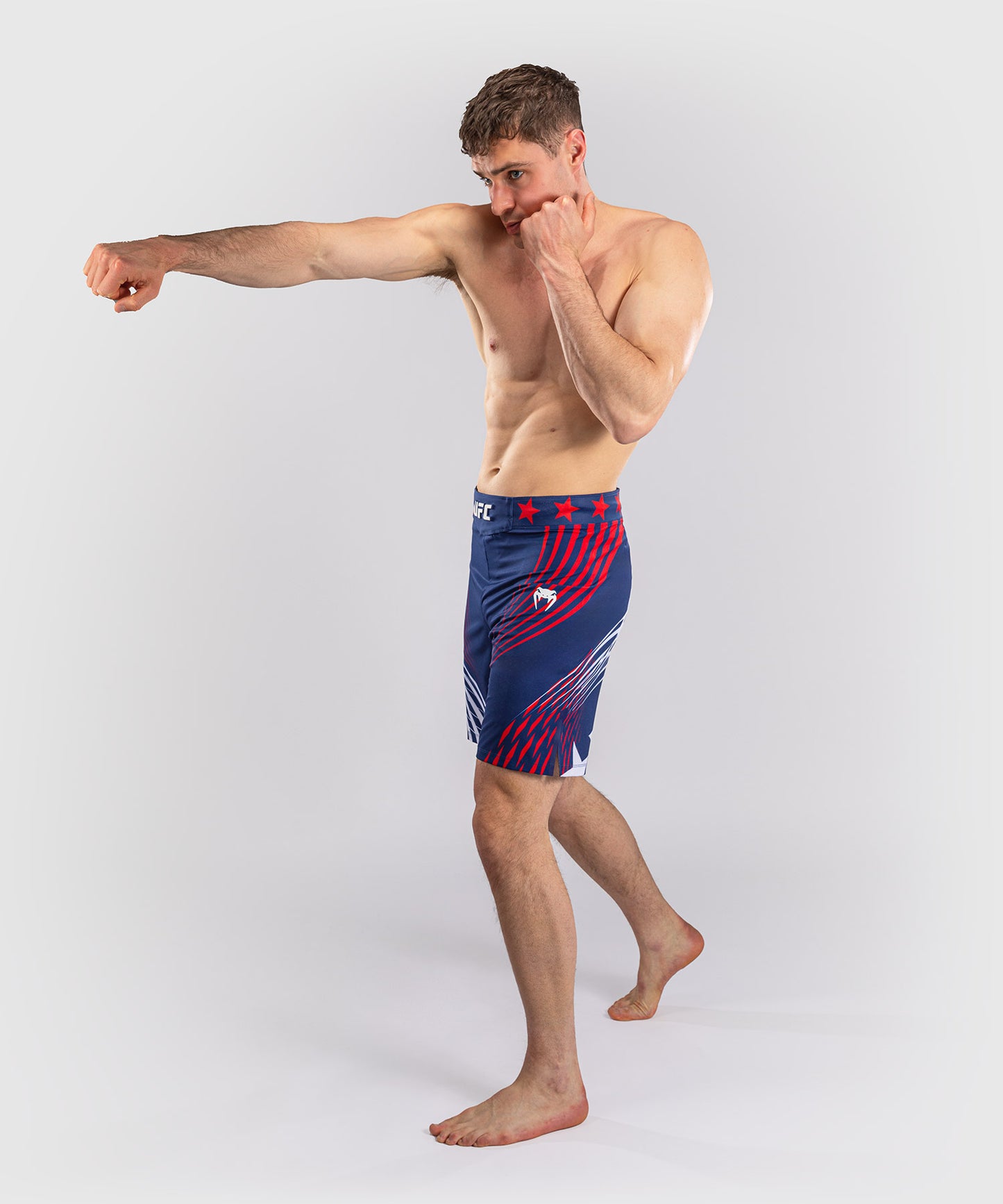 Official UFC Freedom 250 by Venum Authentic Fight Night Fight Shorts im Long Fit für Herren - Blau