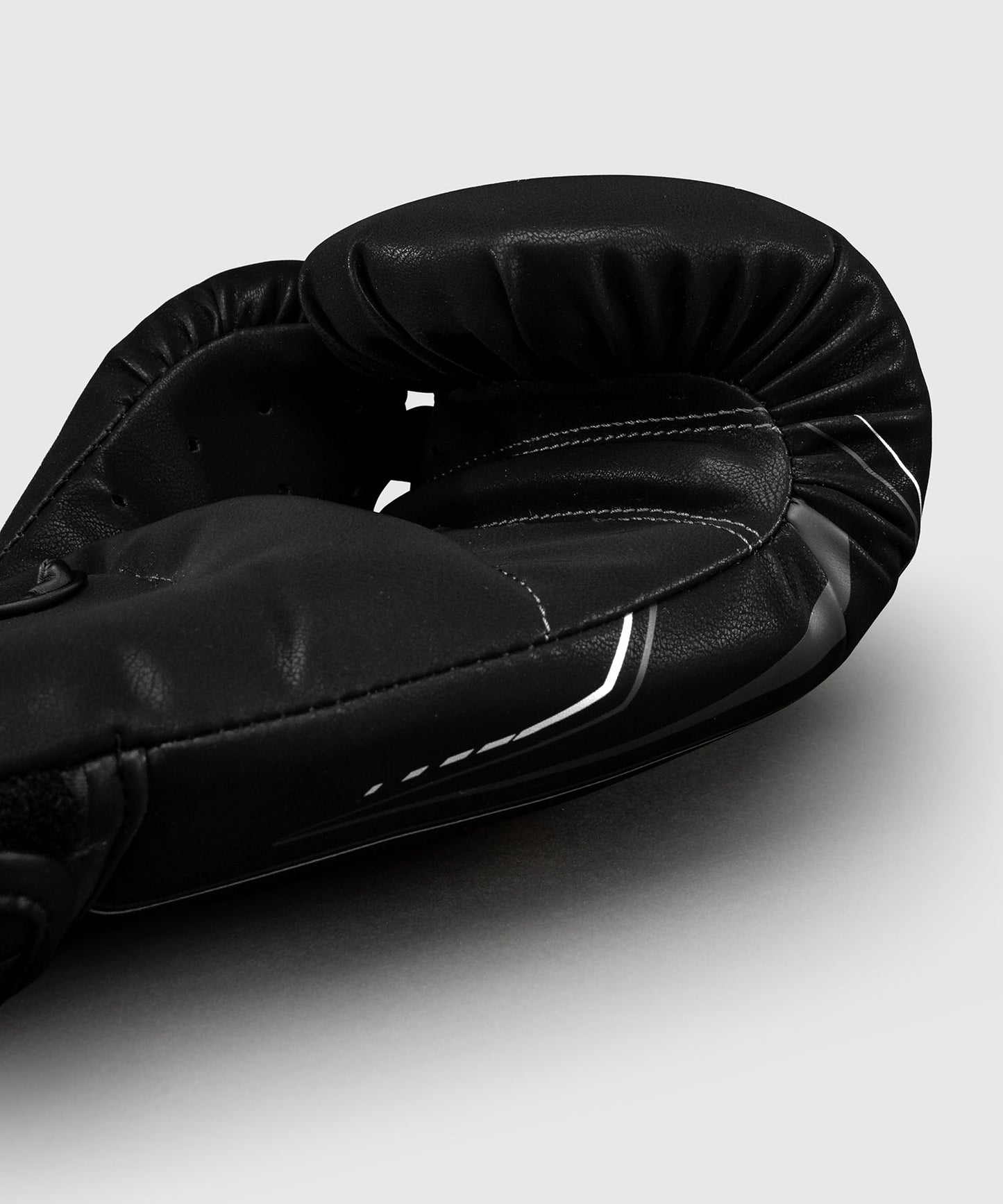 Venum Streamline Guantoni da boxe – Nero/Bianco