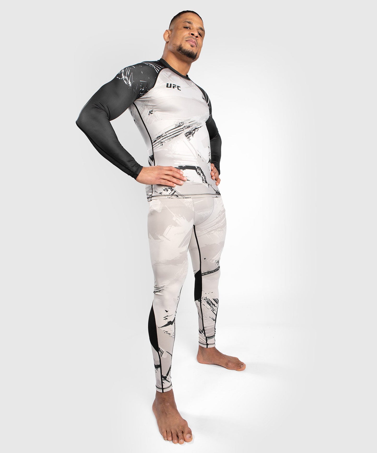 T-Shirt de Compression UFC Venum Authentic Fight Week 2.0 - Sable/Noir