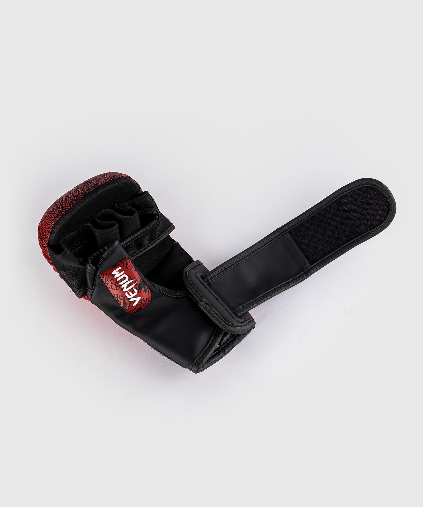 Gants de sparring MMA Kazuya Venum x TEKKEN 8 - Rouge/Noir