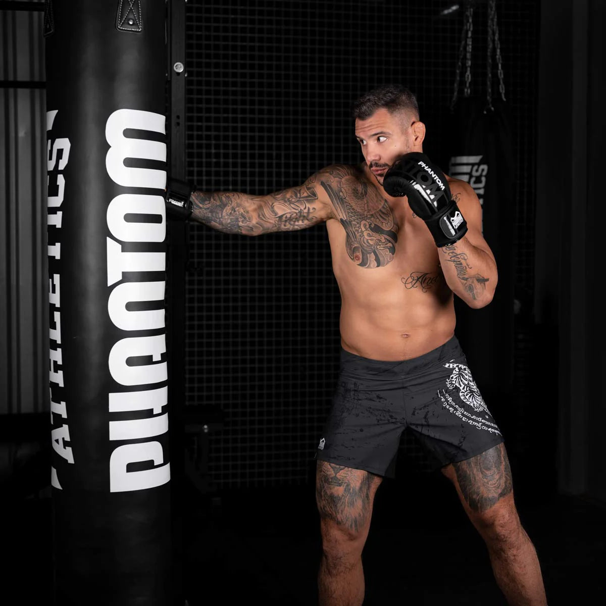 Phantom Athletics Flex-S Muay Thai Fightshorts - Schwarz