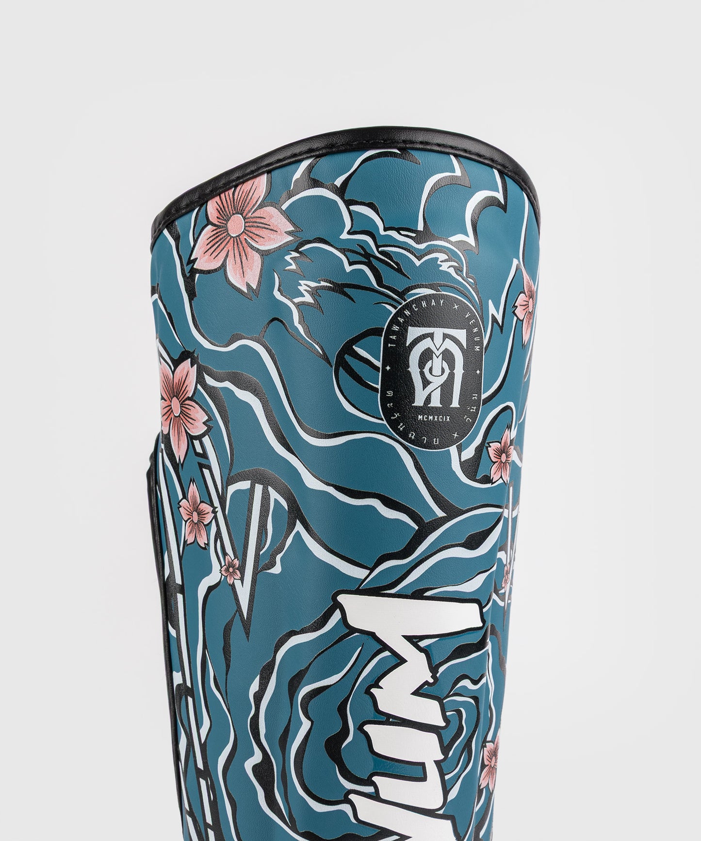 Venum x Tawanchay Shinguards Blue/White