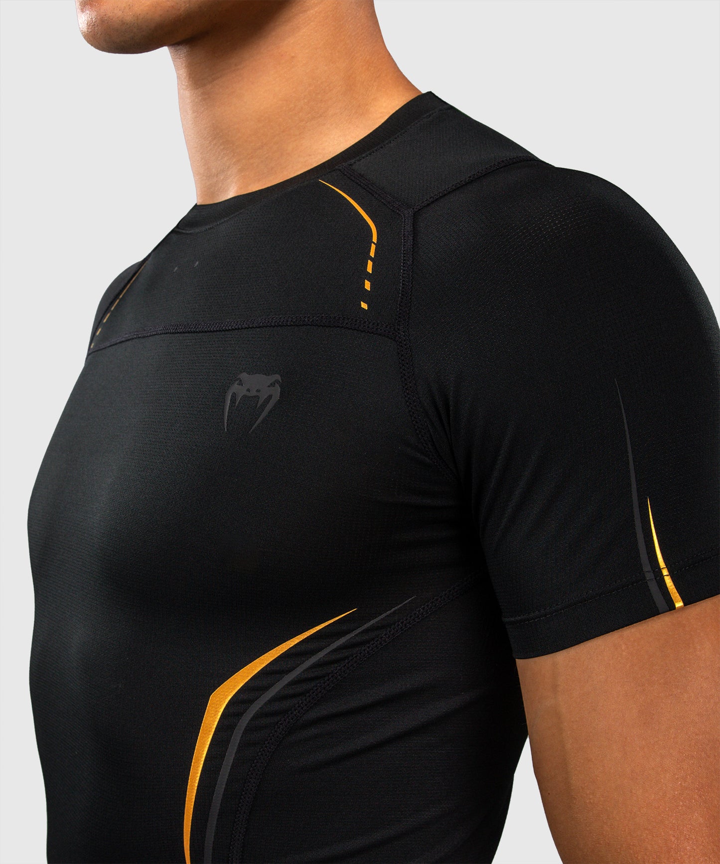Venum G-Core Rashguard a Maniche Corte - Nero/Oro