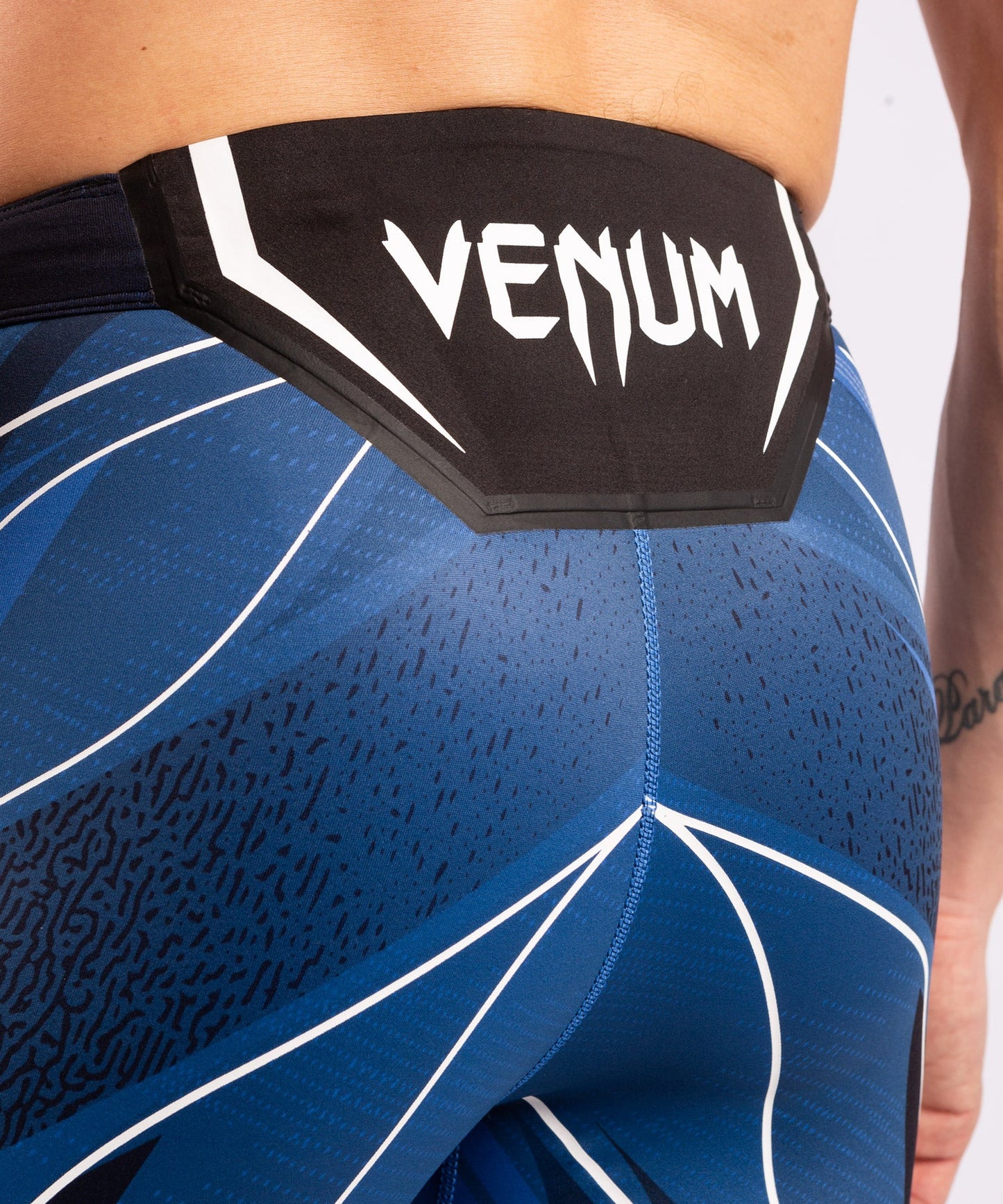 UFC Herren Kompressionsshorts Venum Authentic Fight Night - Long Cut - Blau