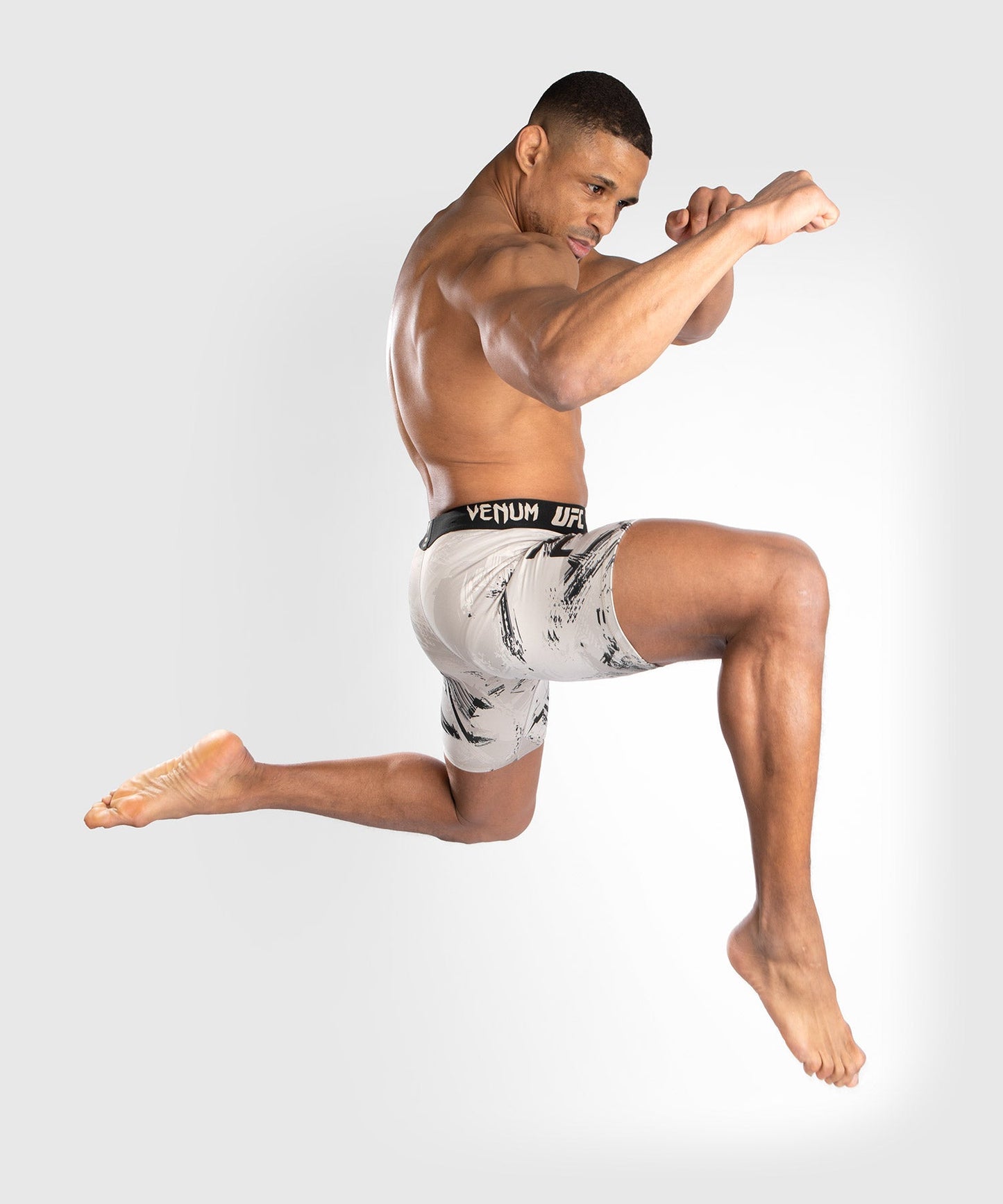 Venum Authentic Fight Week 2.0 UFC Kompressionsshorts - Schwarz/Sand