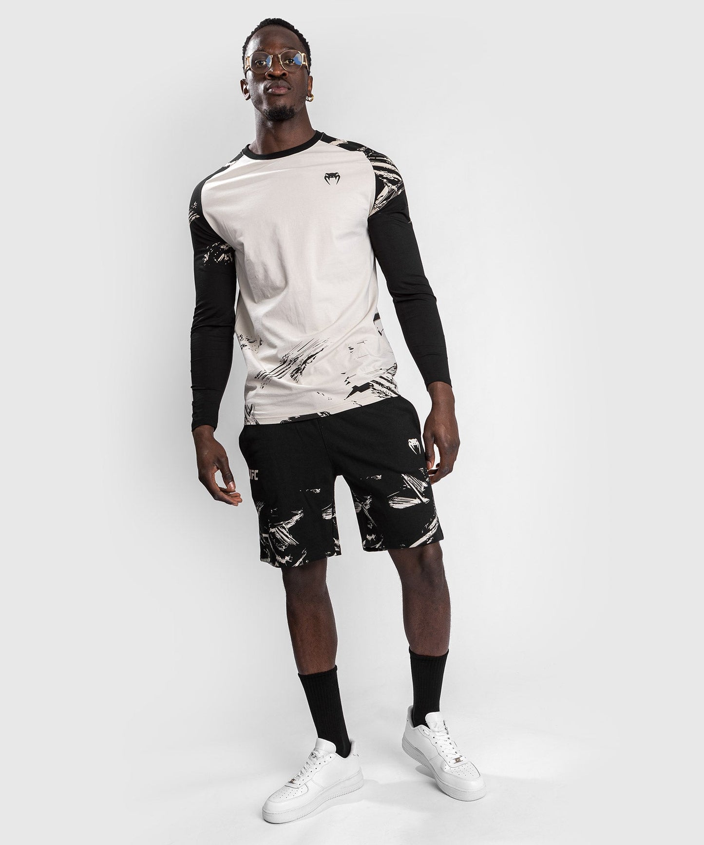 Venum Authentic Fight Week 2.0 UFC T-Shirt - Langarm - Sand