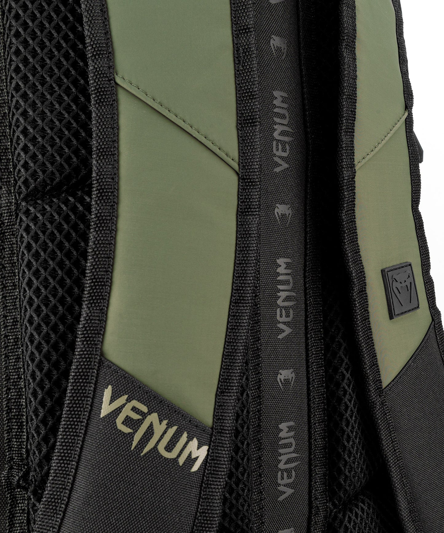 Venum Challenger Xtrem Evo Mochila (50-63L) – Caqui/Negro