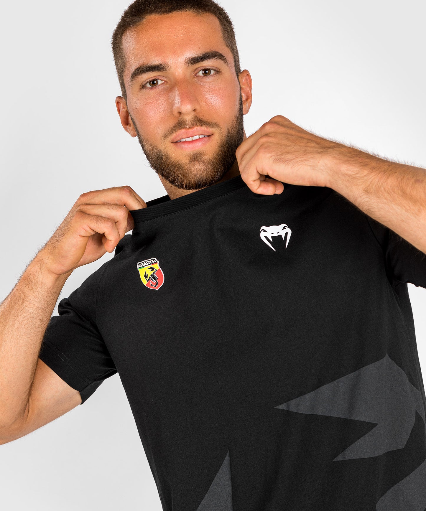 Camiseta Venum Abarth #1 - Negro/Oro