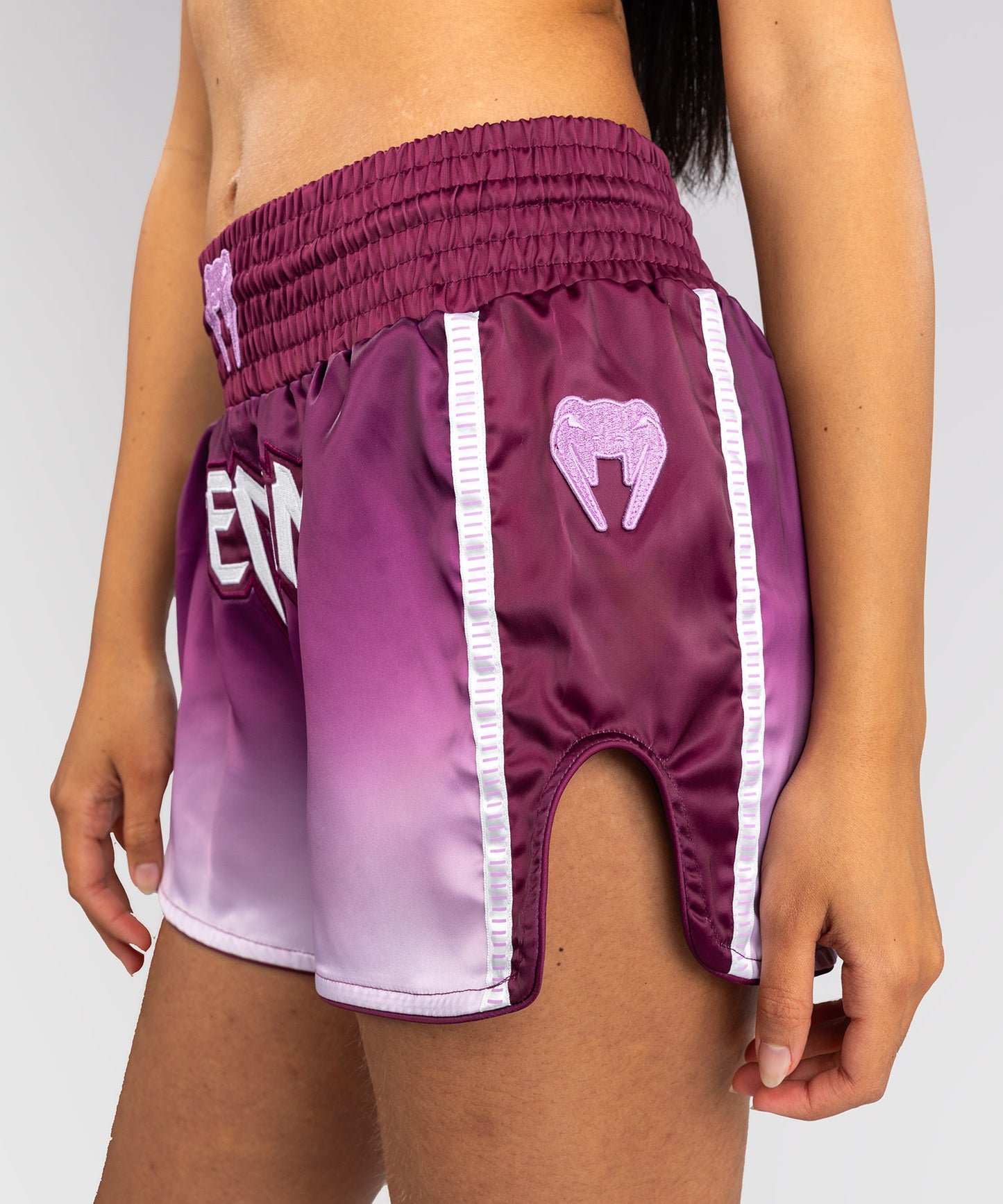 Venum Iris Pantalones Cortos Muay Thai - Ciruela/Blanco