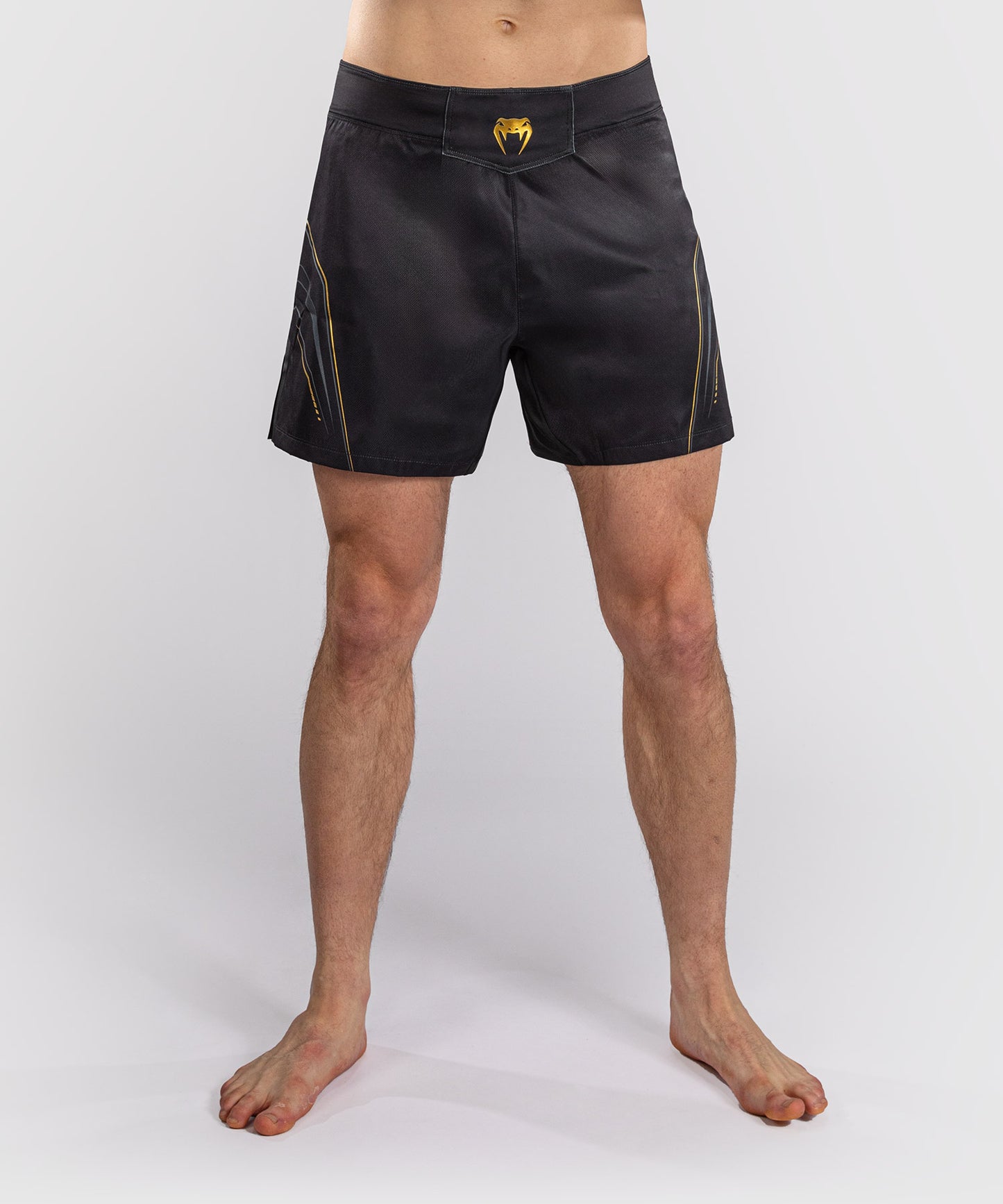 Venum Streamline Fightshorts - Black/Gold