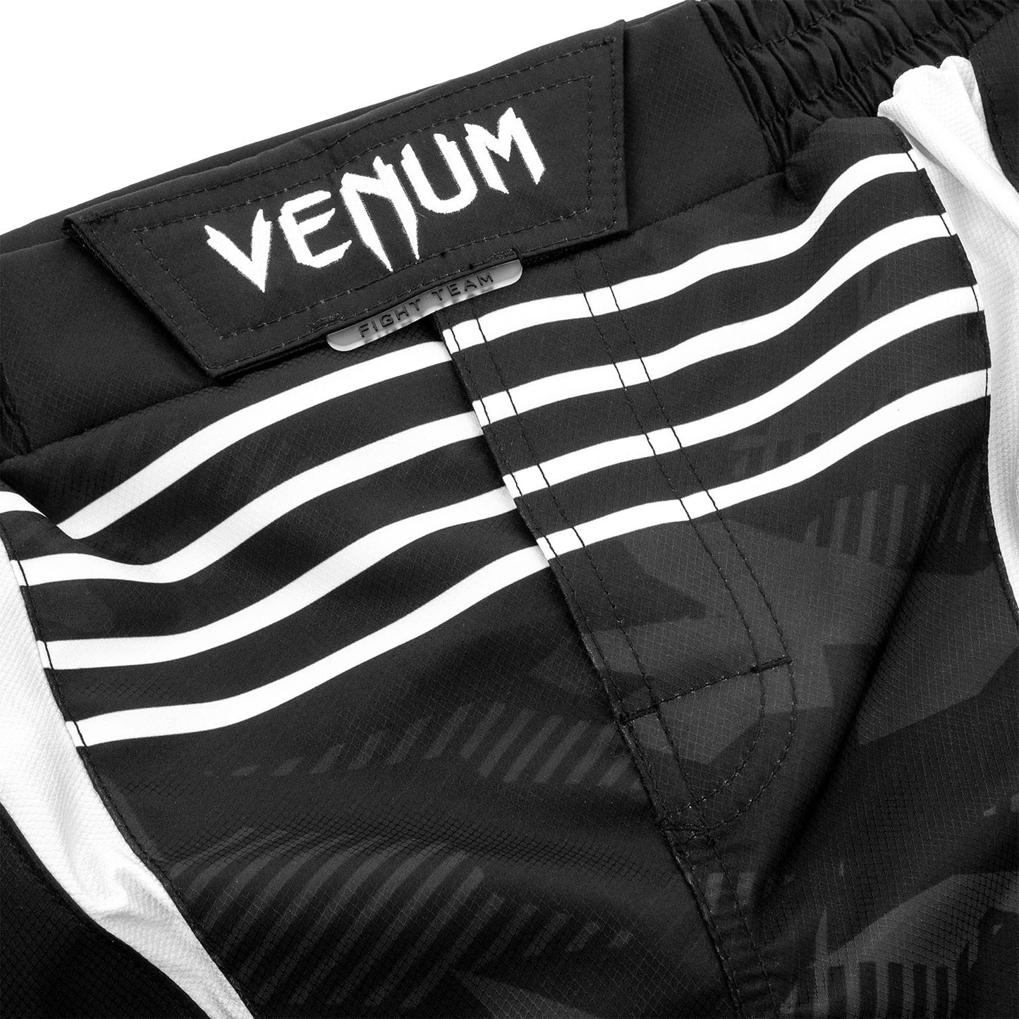 Fightshort court Venum Okinawa 2.0 - Noir/Blanc
