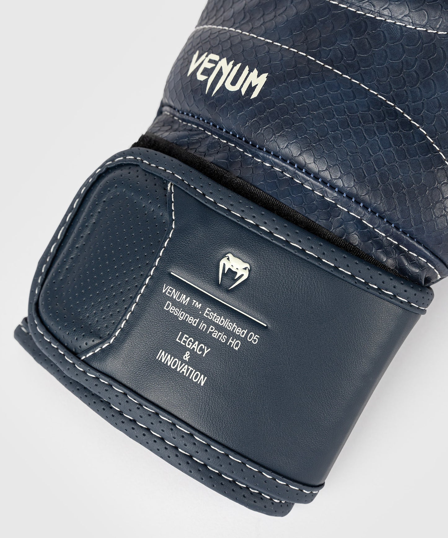 Venum Impact Evo Scales Boxhandschuhe – Mitternachtsblau