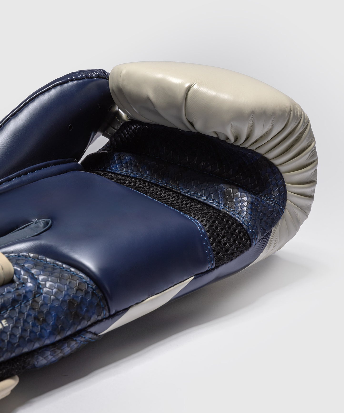 Venum Challenger 4.0 Scales Boxhandschuhe – Mitternachtsblau