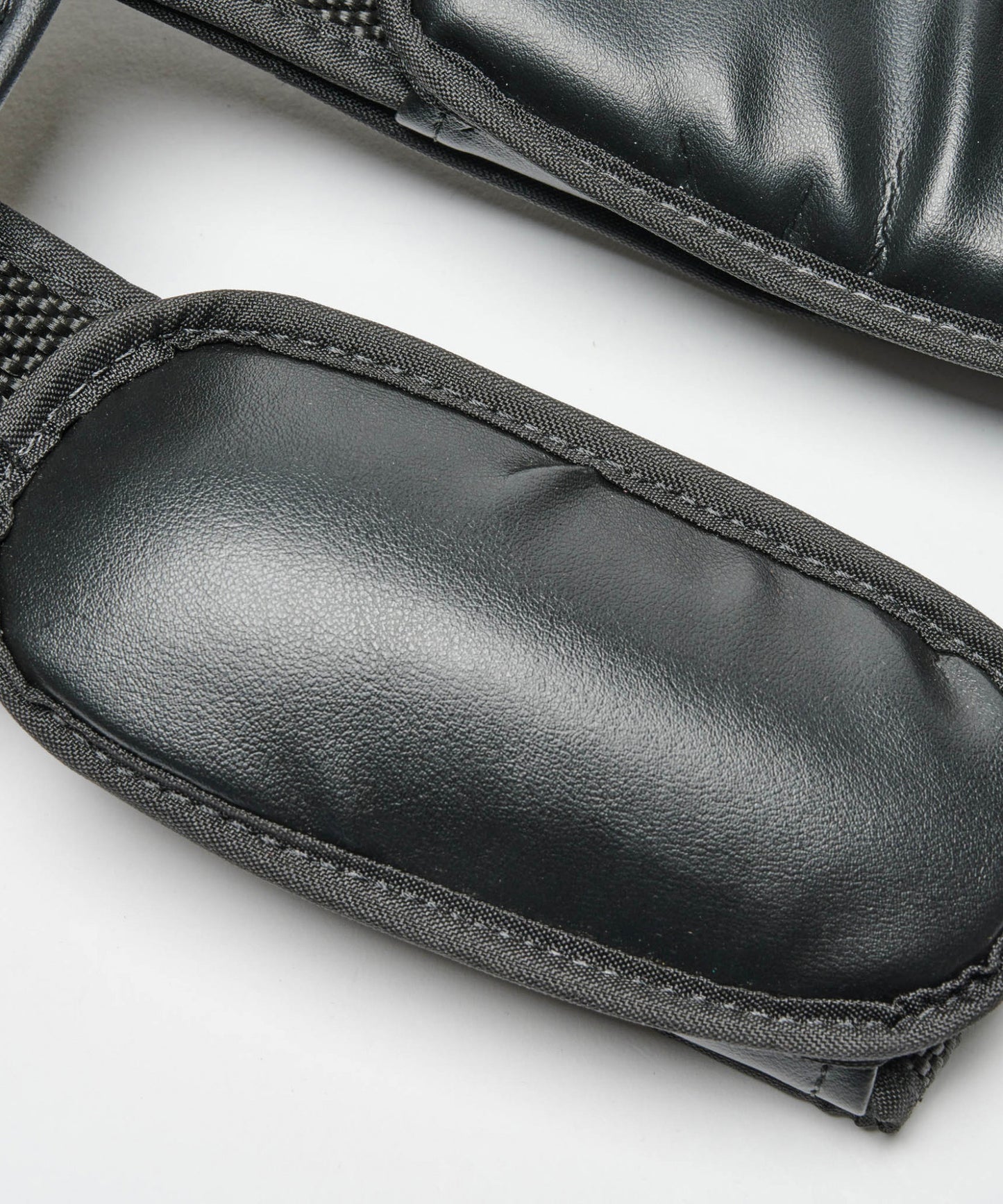 Leone PowerLine Protectores de Muslo – Negro/Dorado
