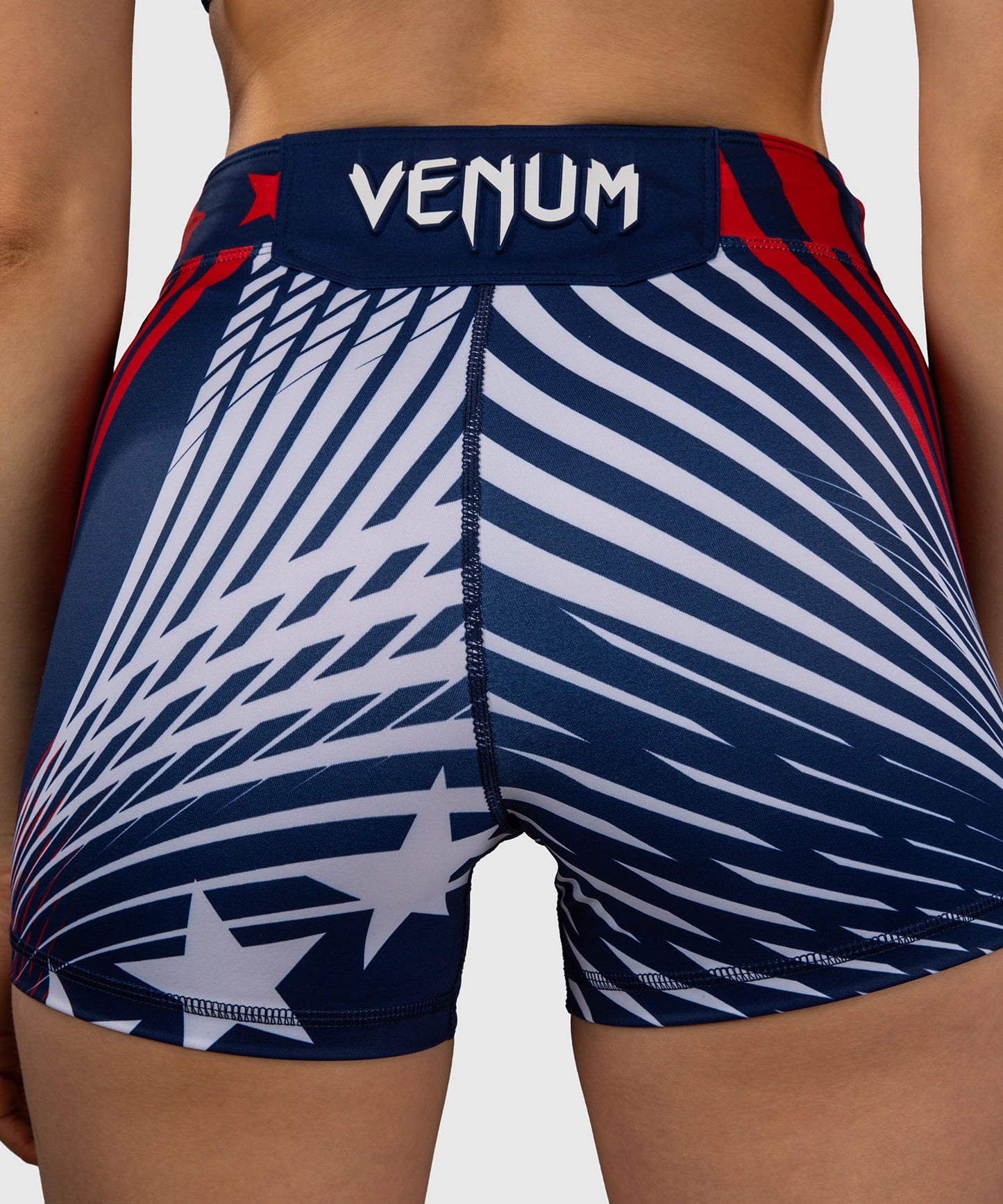 Official UFC Freedom 250 by Venum Authentic Vale Tudo Shorts de ajuste corto para mujer - Azul