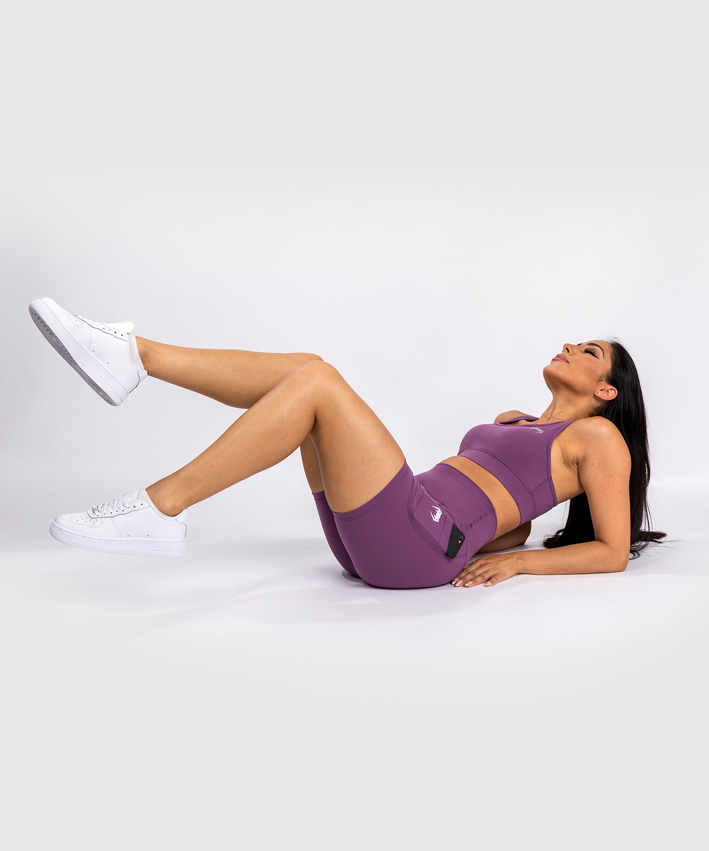 Venum Essential Kompressionsshorts - Dunkle Orchidee/Gebürstetes Silber
