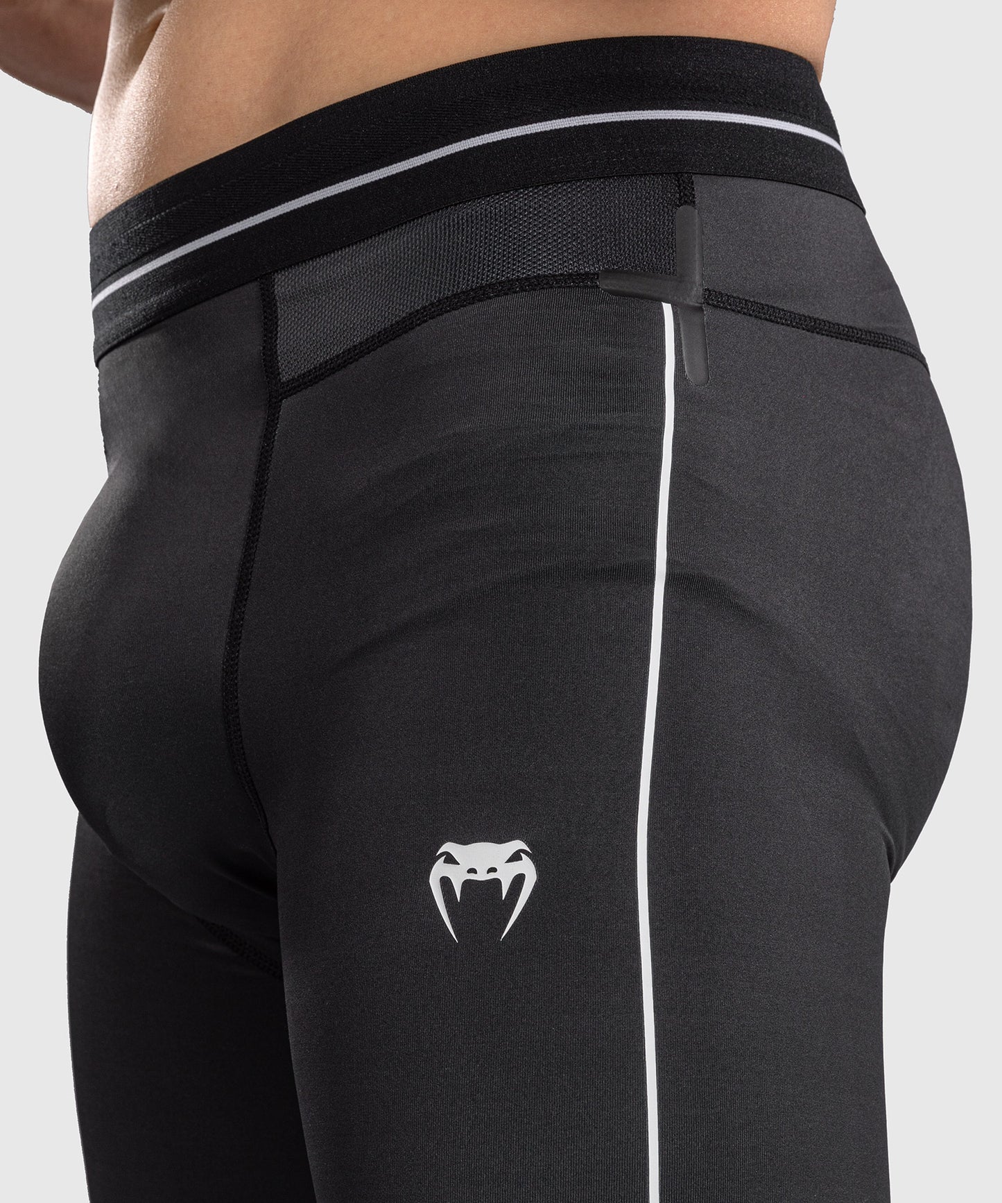 Venum Stealth Spats – Schwarz/Weiß