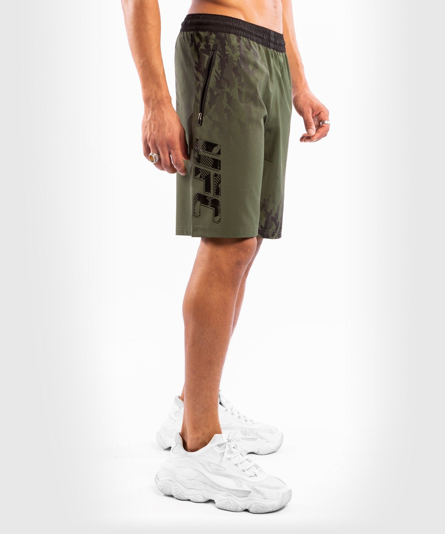 Venum Authentic Fight Week Männer UFC Sport Shorts - Khaki