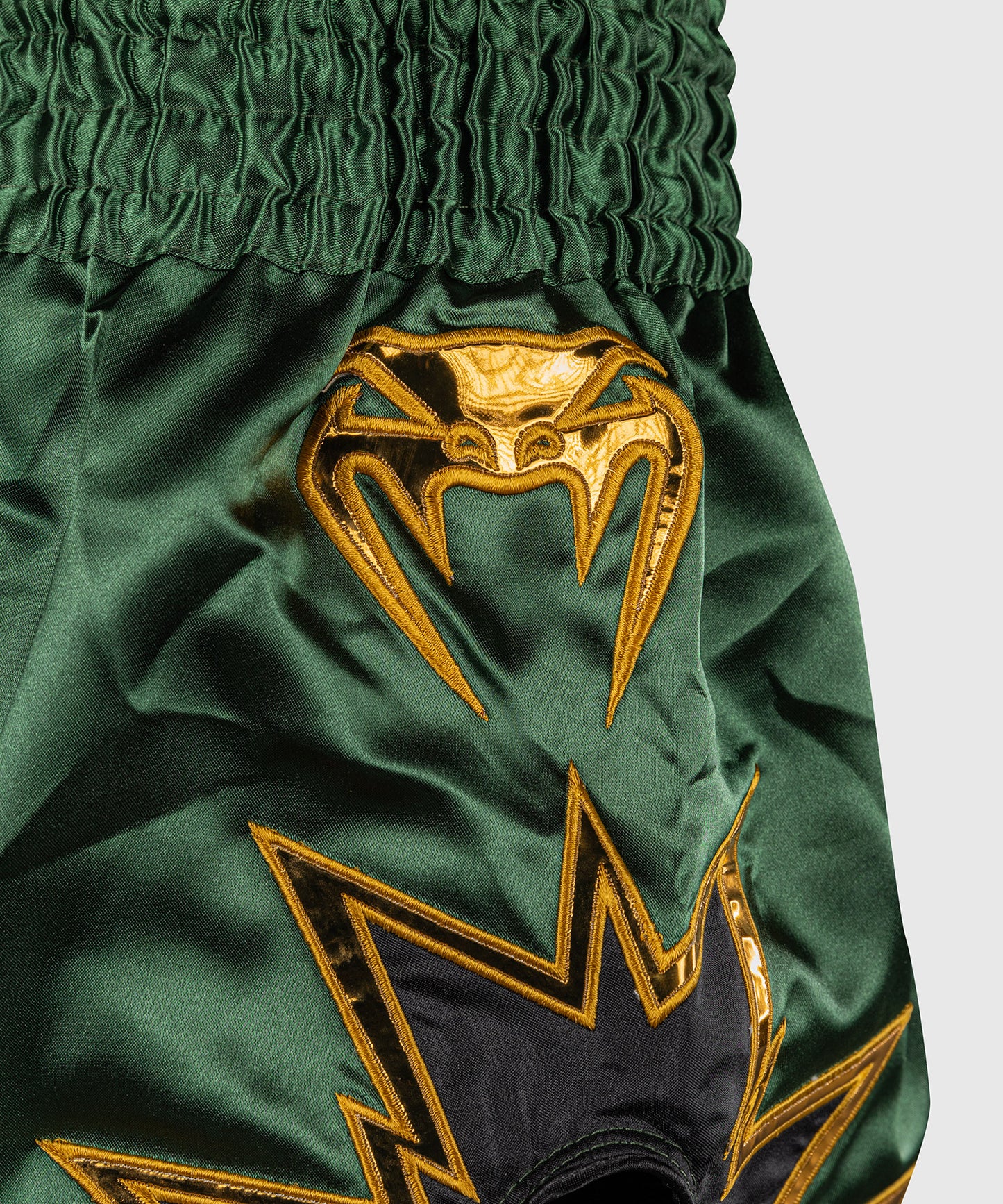 Venum Inferno 2.0 Muay Thai Shorts - Schwarz/Khaki