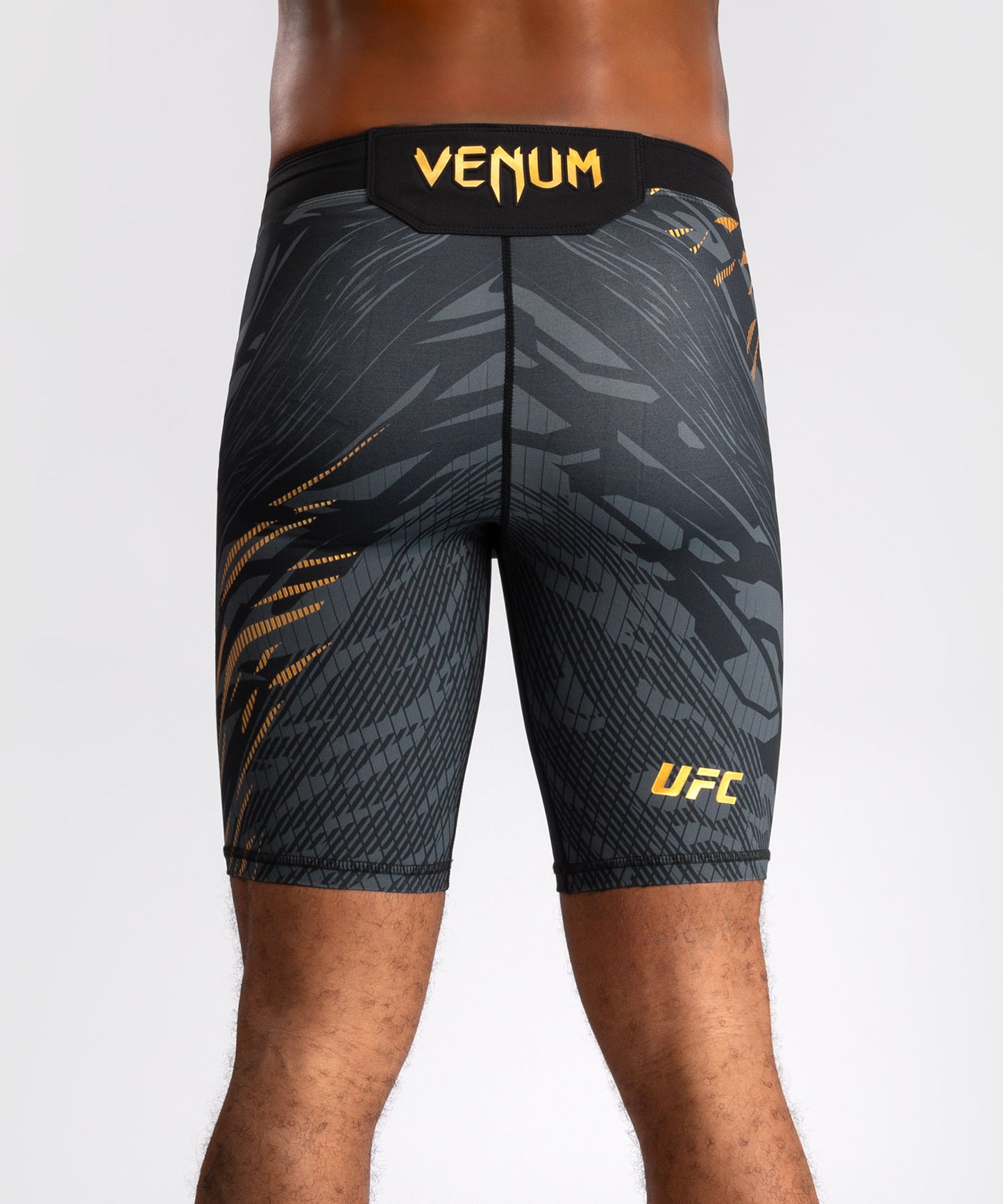 UFC Fusion by Venum Authentic Fight Night Vale Tudo Shorts para Hombre - Champion