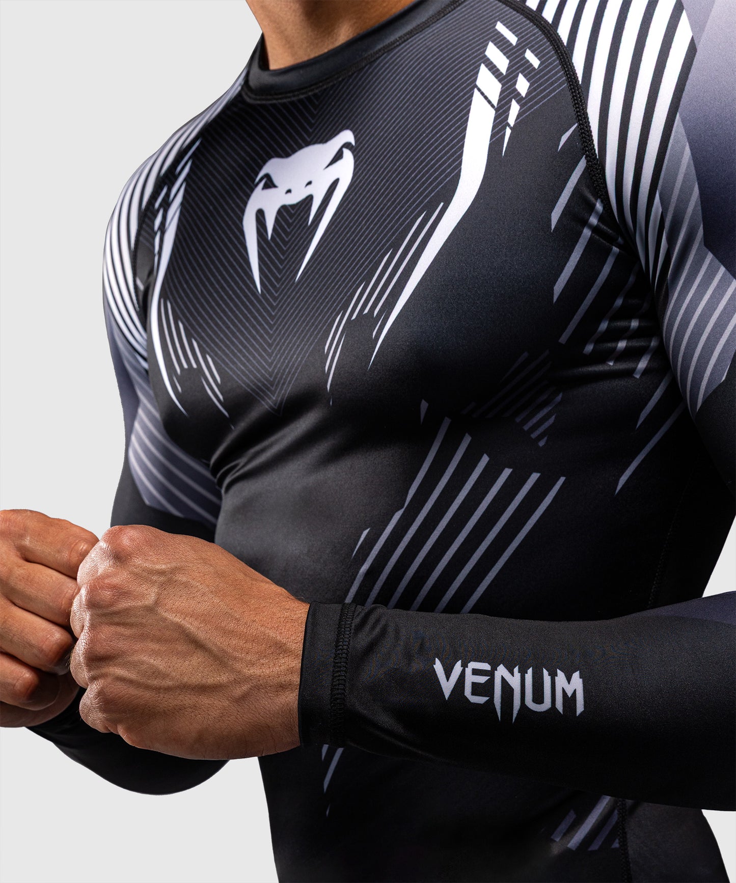Venum No-Gi 6.0 Rashguard Manga Larga - Negro/Blanco
