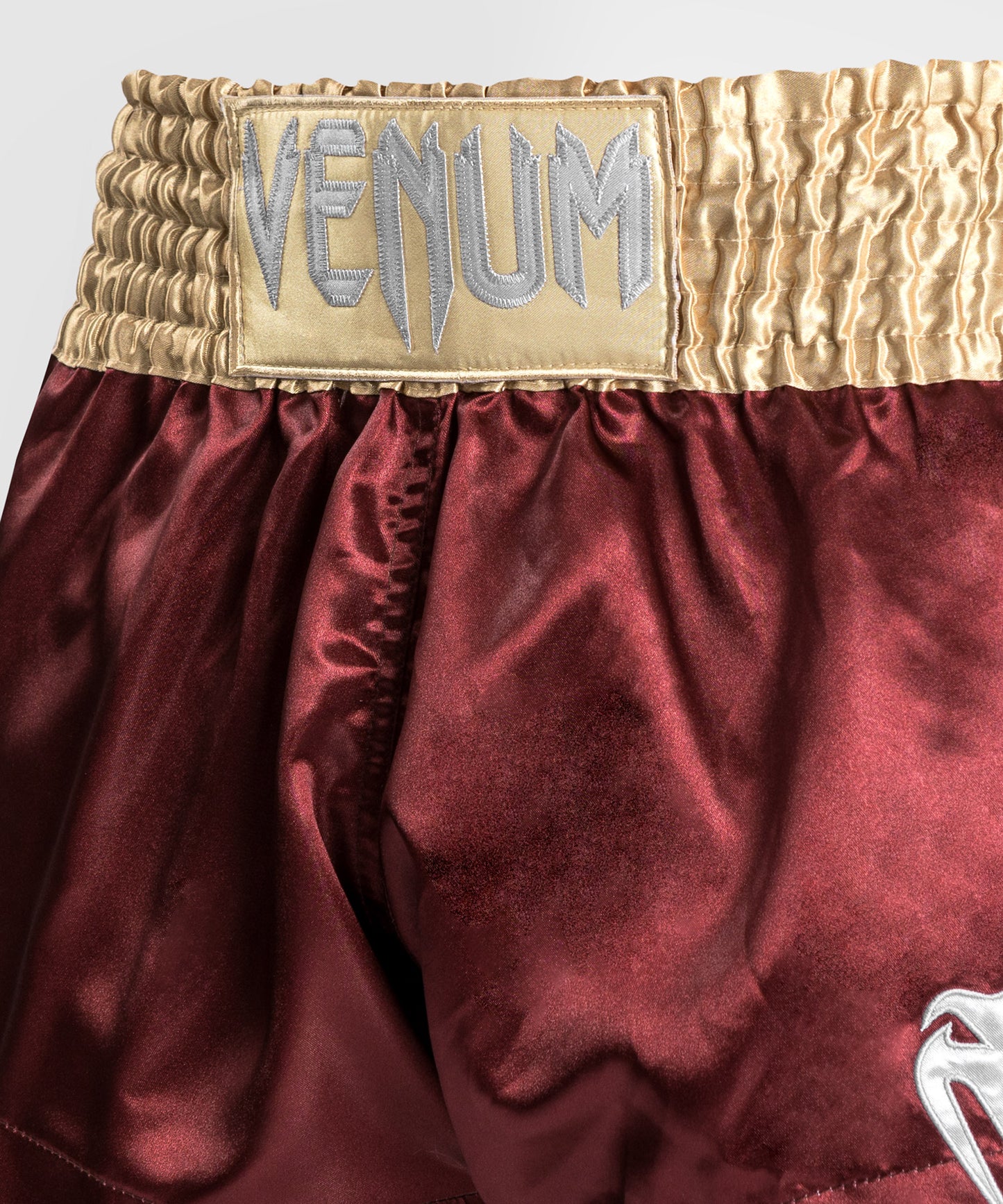 Venum Classic Pantalón corto de muay thai - Borgoña/Dorado/Blanco